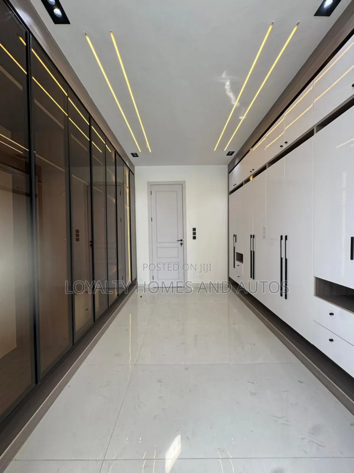 5bdrm House in Osapa london for sale in Osapa london