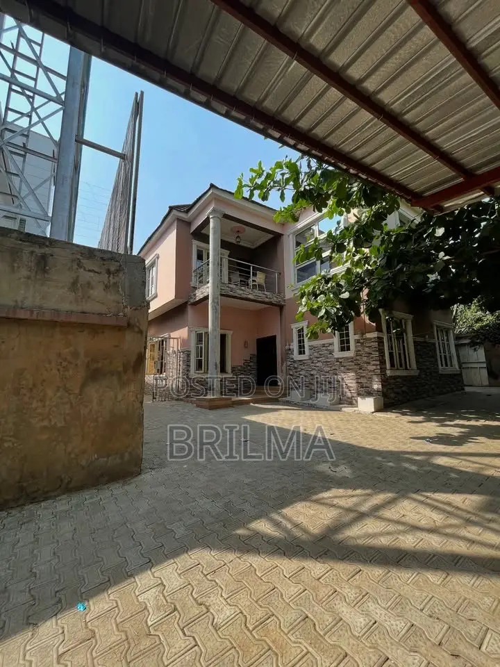 5bdrm Duplex in Kado for sale in Kado