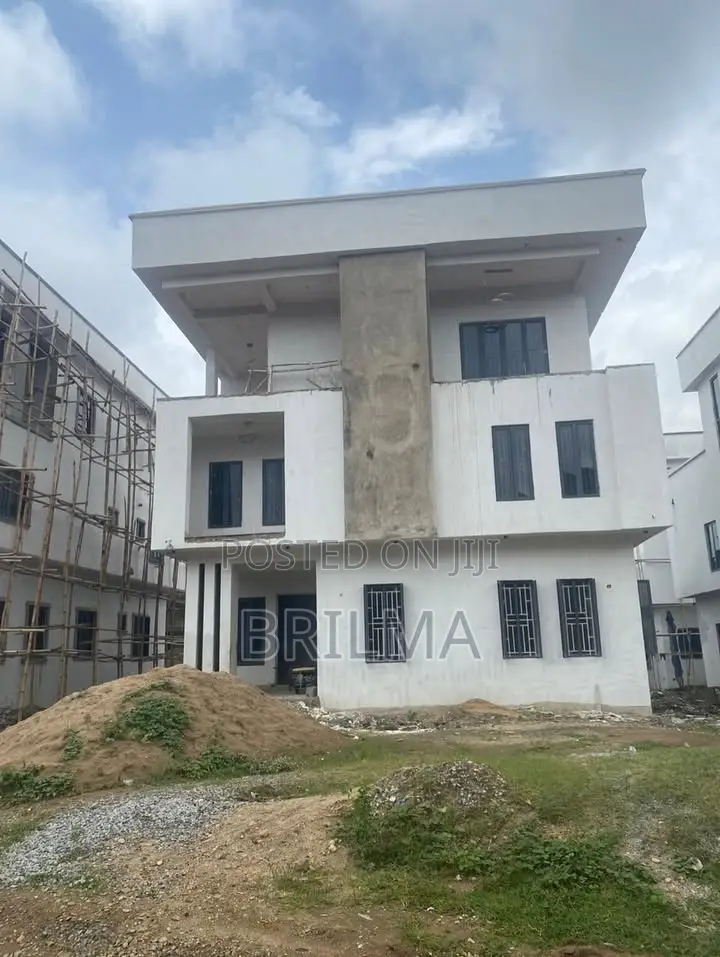 6bdrm Duplex in Jabi for sale in Jabi