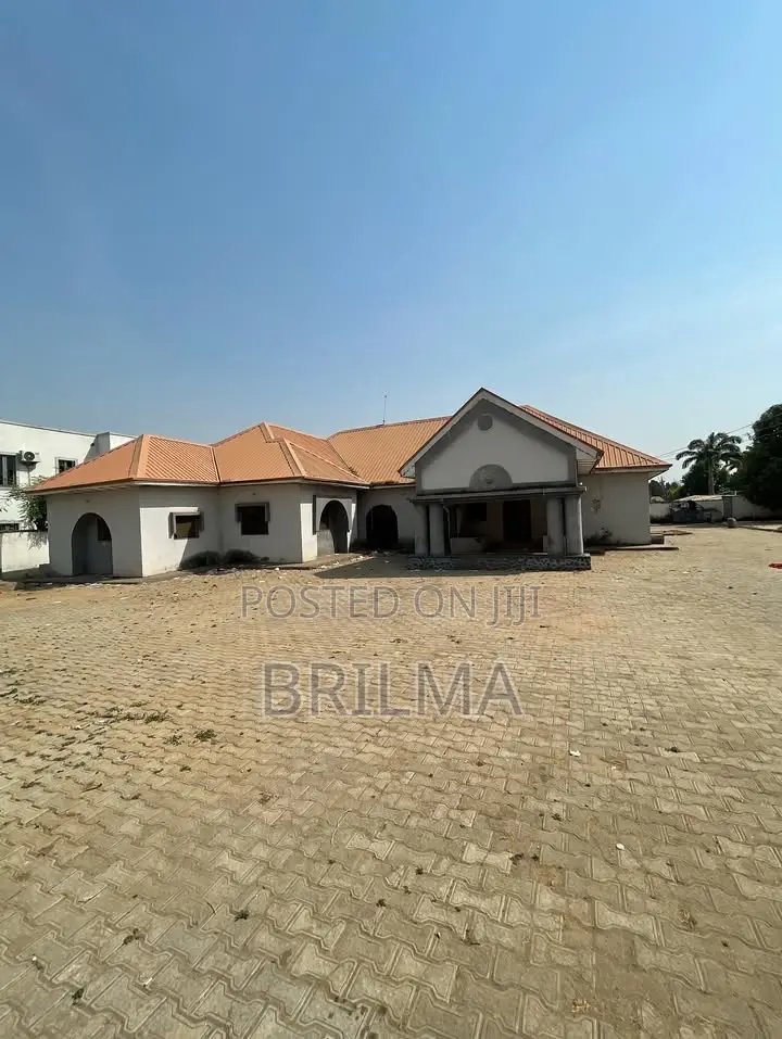 8bdrm Bungalow in Kado for sale in Kado