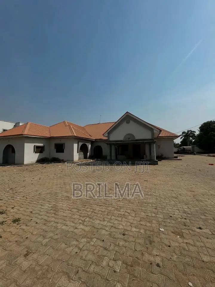 8bdrm Bungalow in Kado for sale in Kado