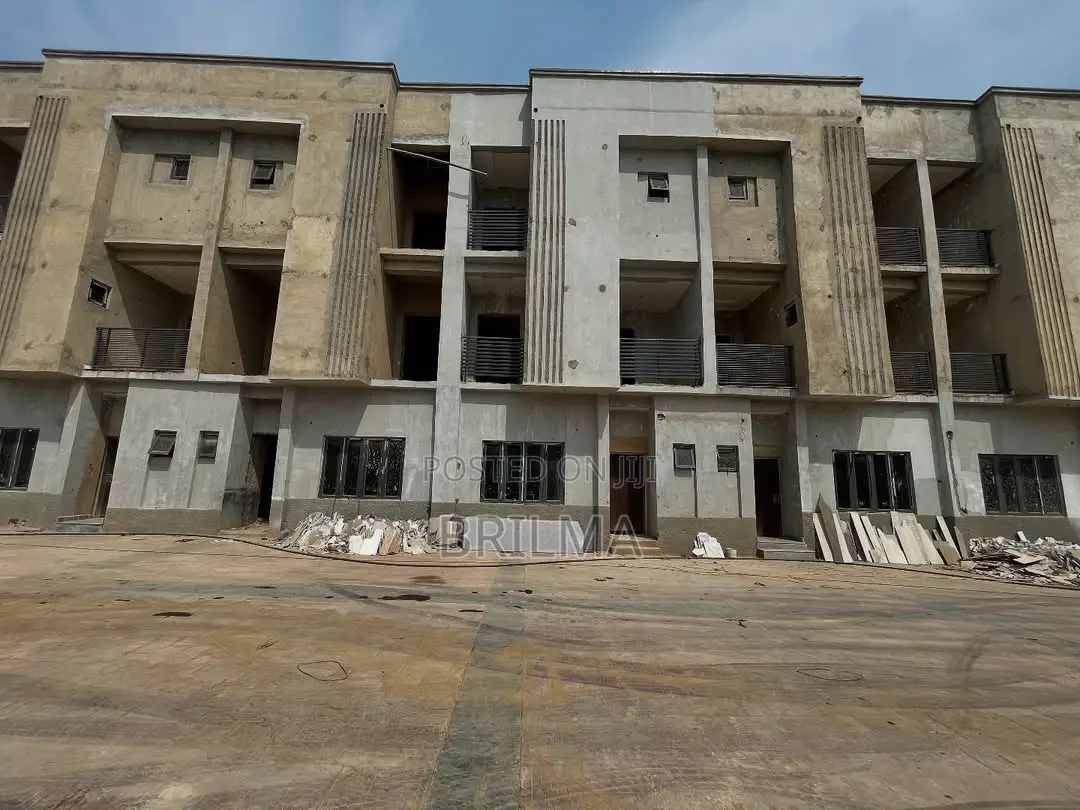 4bdrm Duplex in Kado for sale in Kado