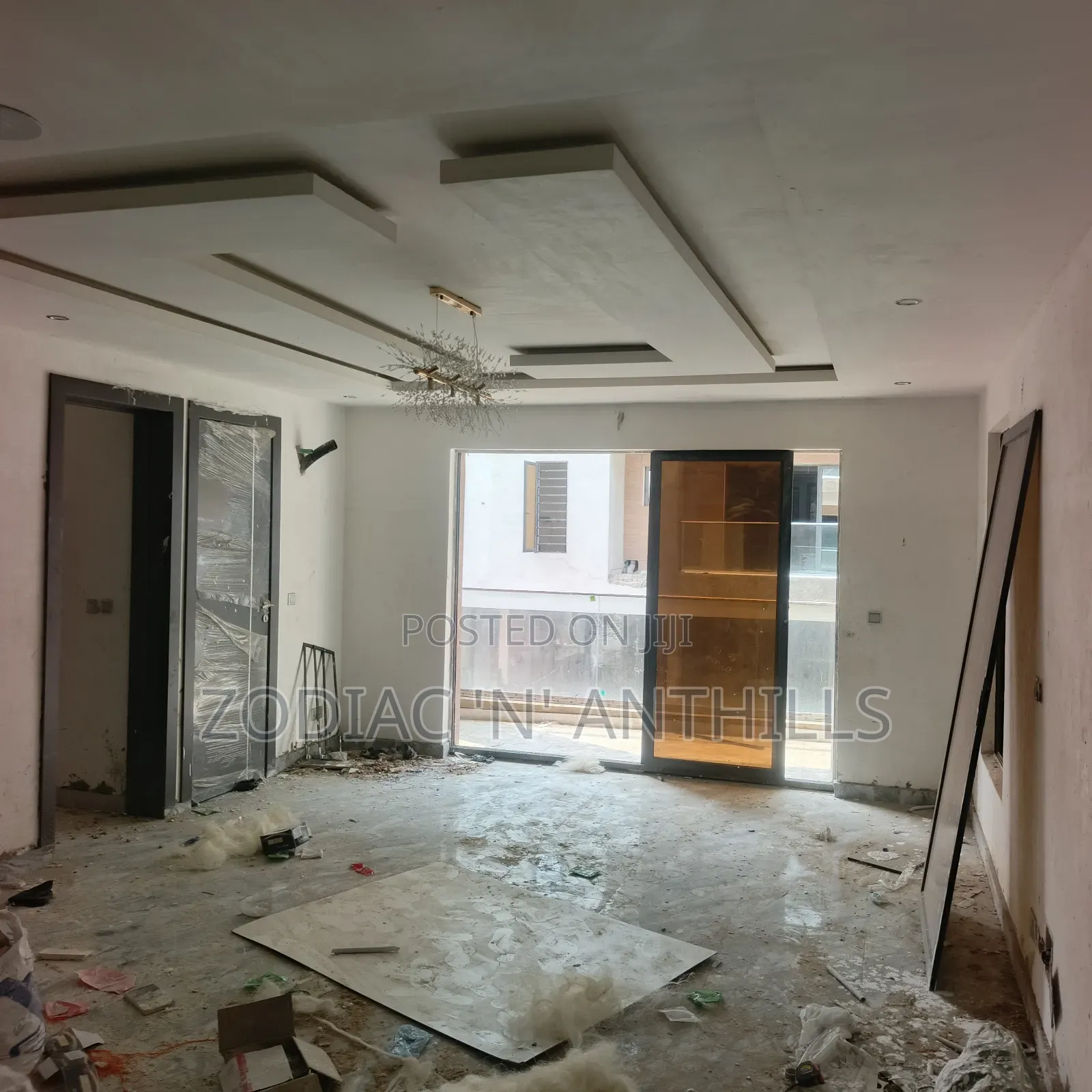 3bdrm Apartment in Adeniyi Jones for sale in Adeniyi Jones