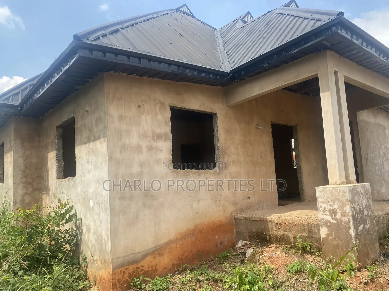 5bdrm Block of Flats in Benin City for sale in Benin City