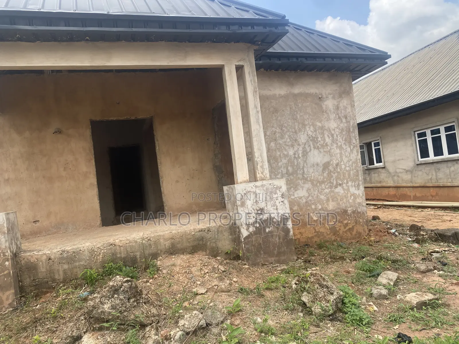 5bdrm Block of Flats in Benin City for sale in Benin City
