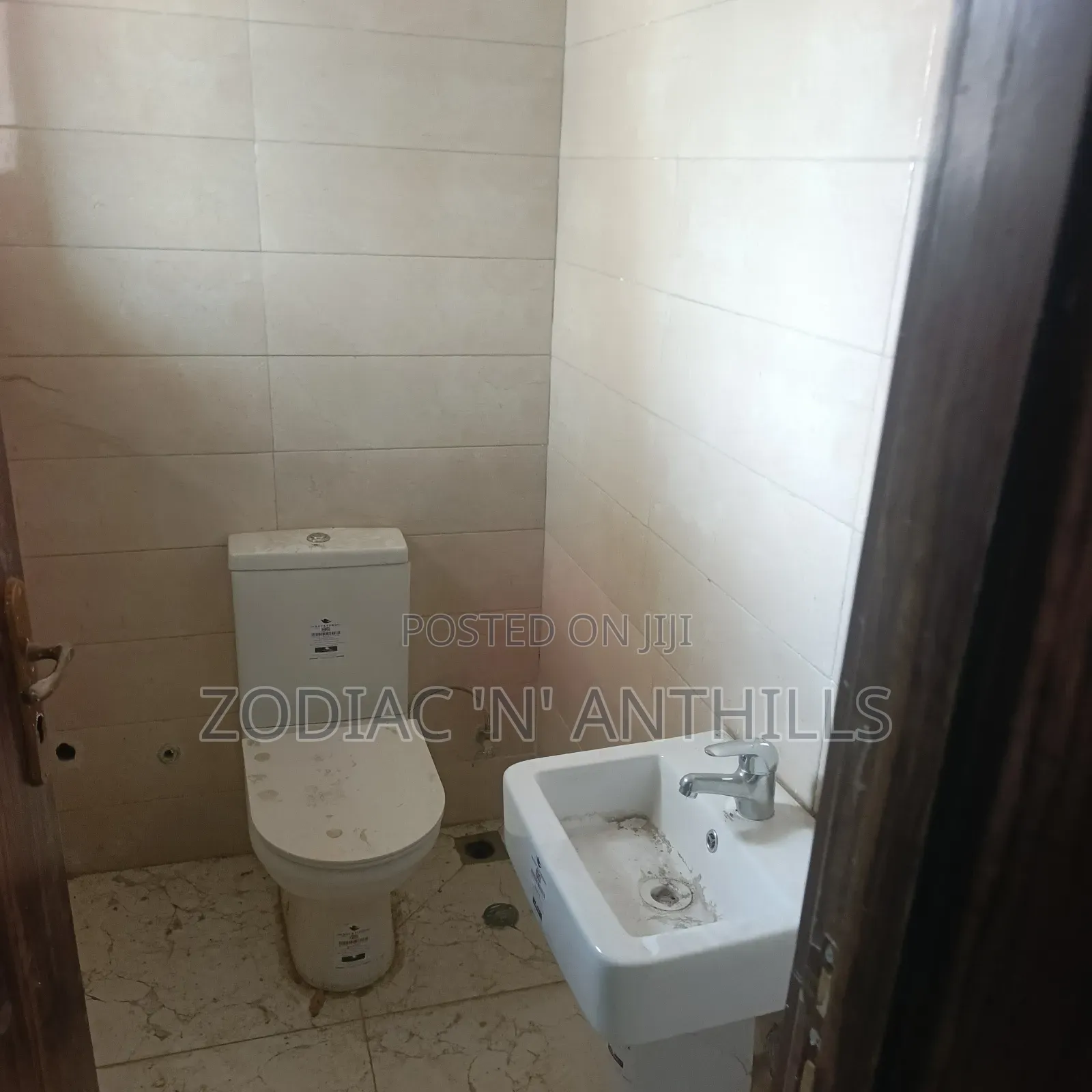 3bdrm Block of Flats in Ikeja Gra for sale in Ikeja GRA