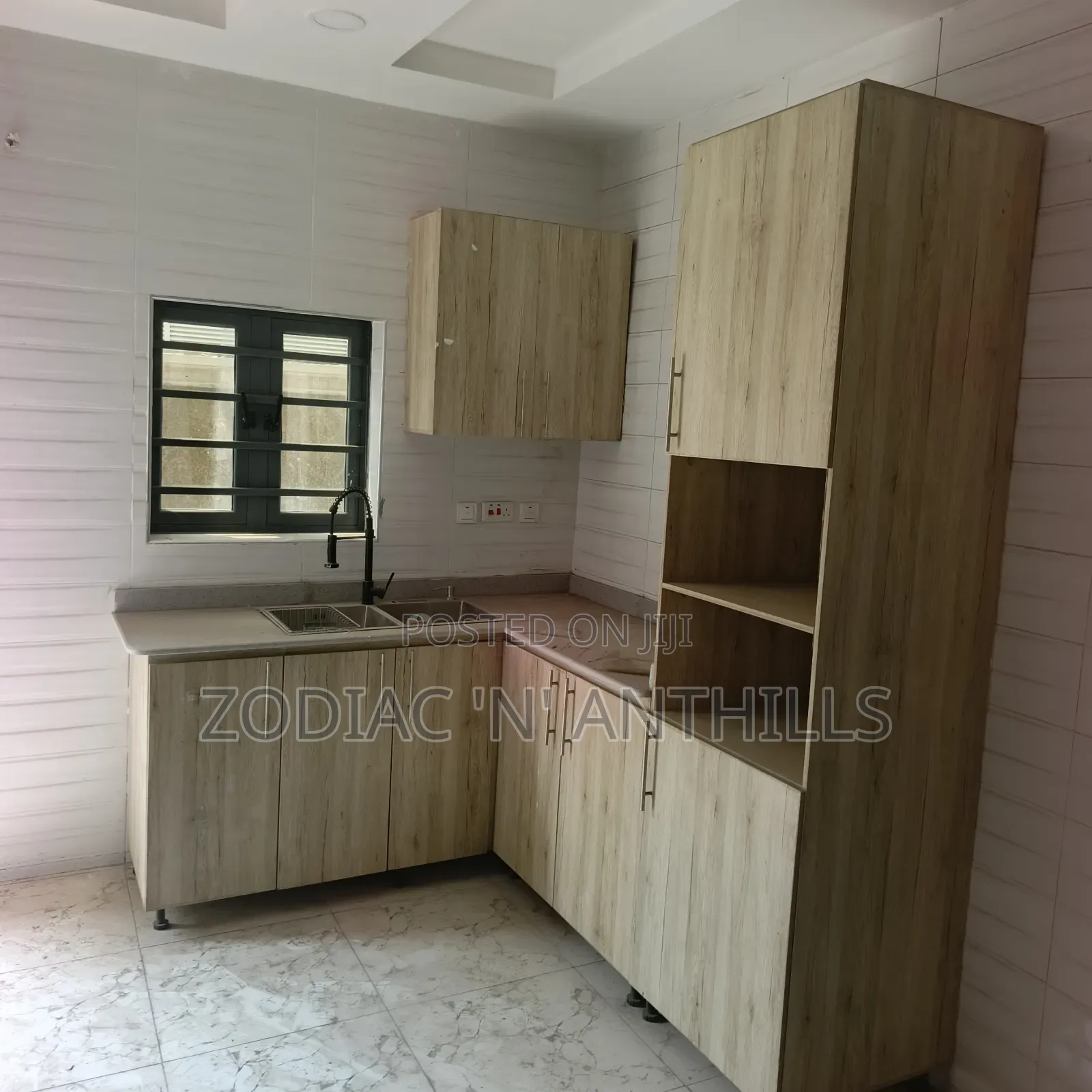 3bdrm Block of Flats in Ikeja Gra for sale in Ikeja GRA