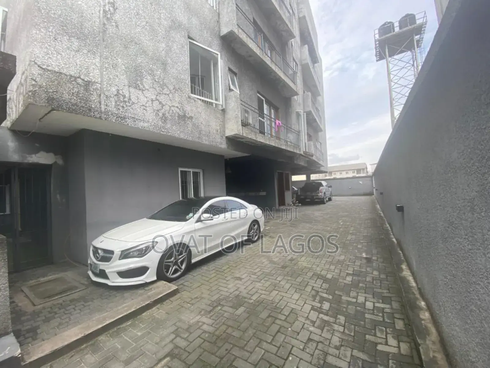 3bdrm Block of Flats in Victoria Island for sale in Victoria Island
