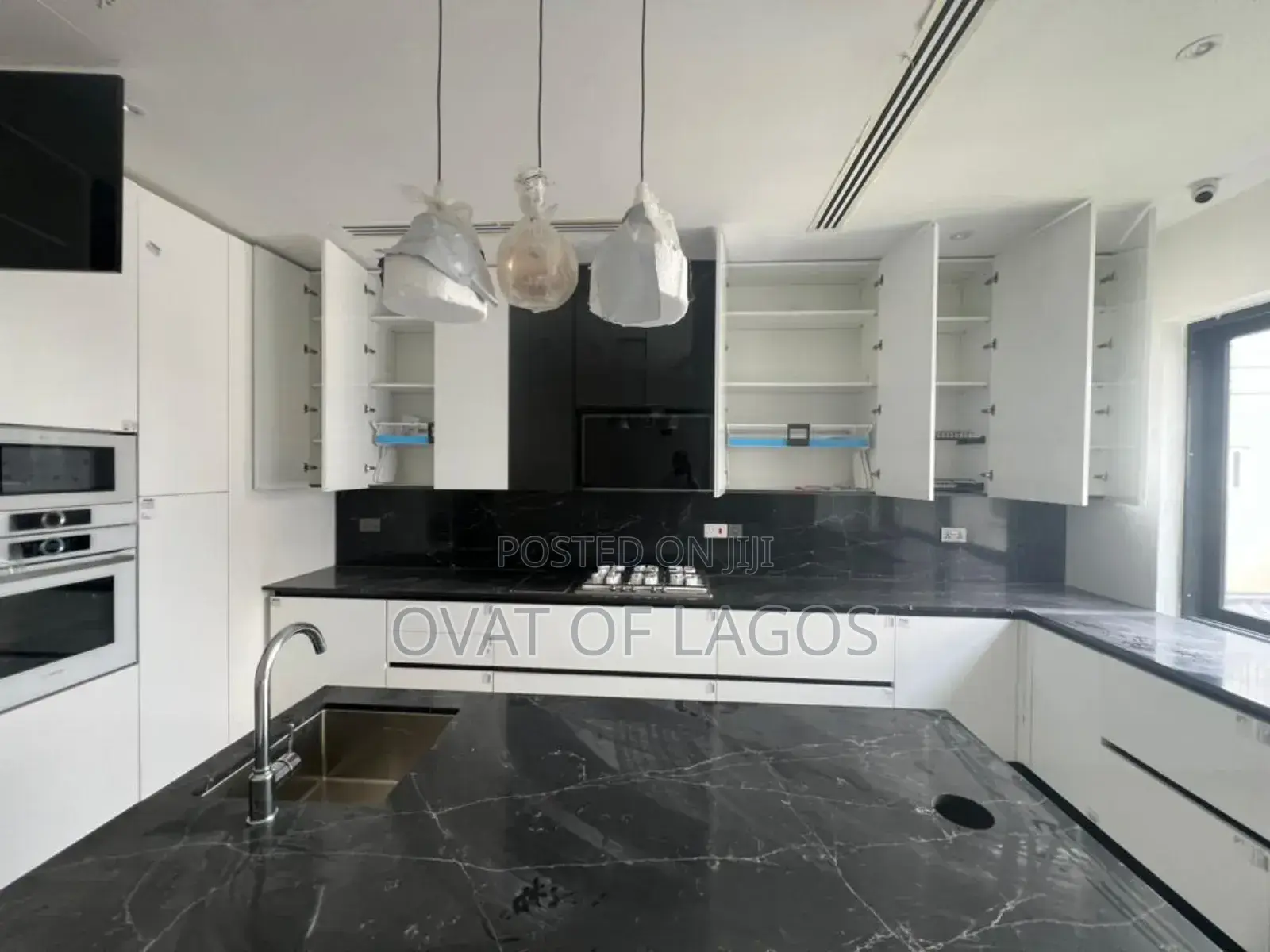5bdrm Duplex in Banana Island for sale in Banana Island