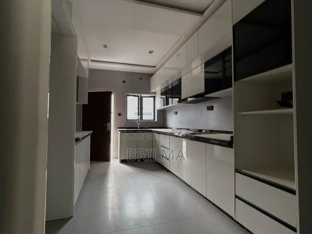 4bdrm Duplex in Durumi for sale in Durumi