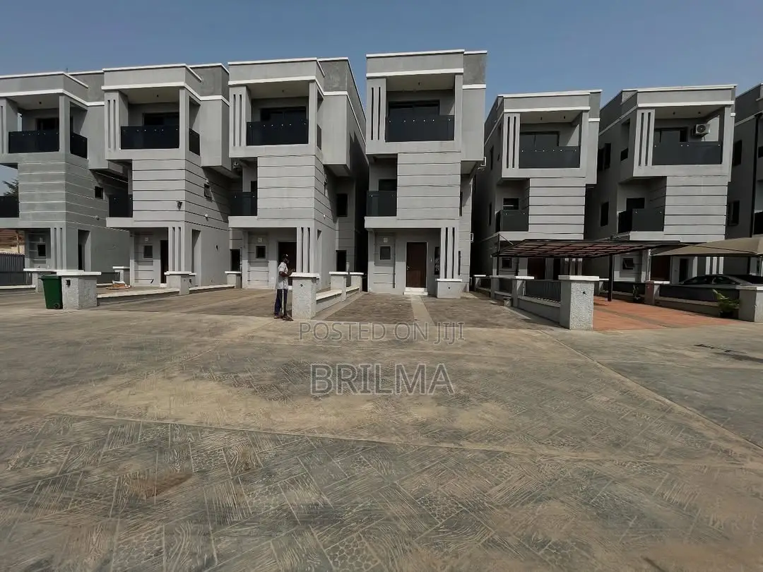 4bdrm Duplex in Durumi for sale in Durumi