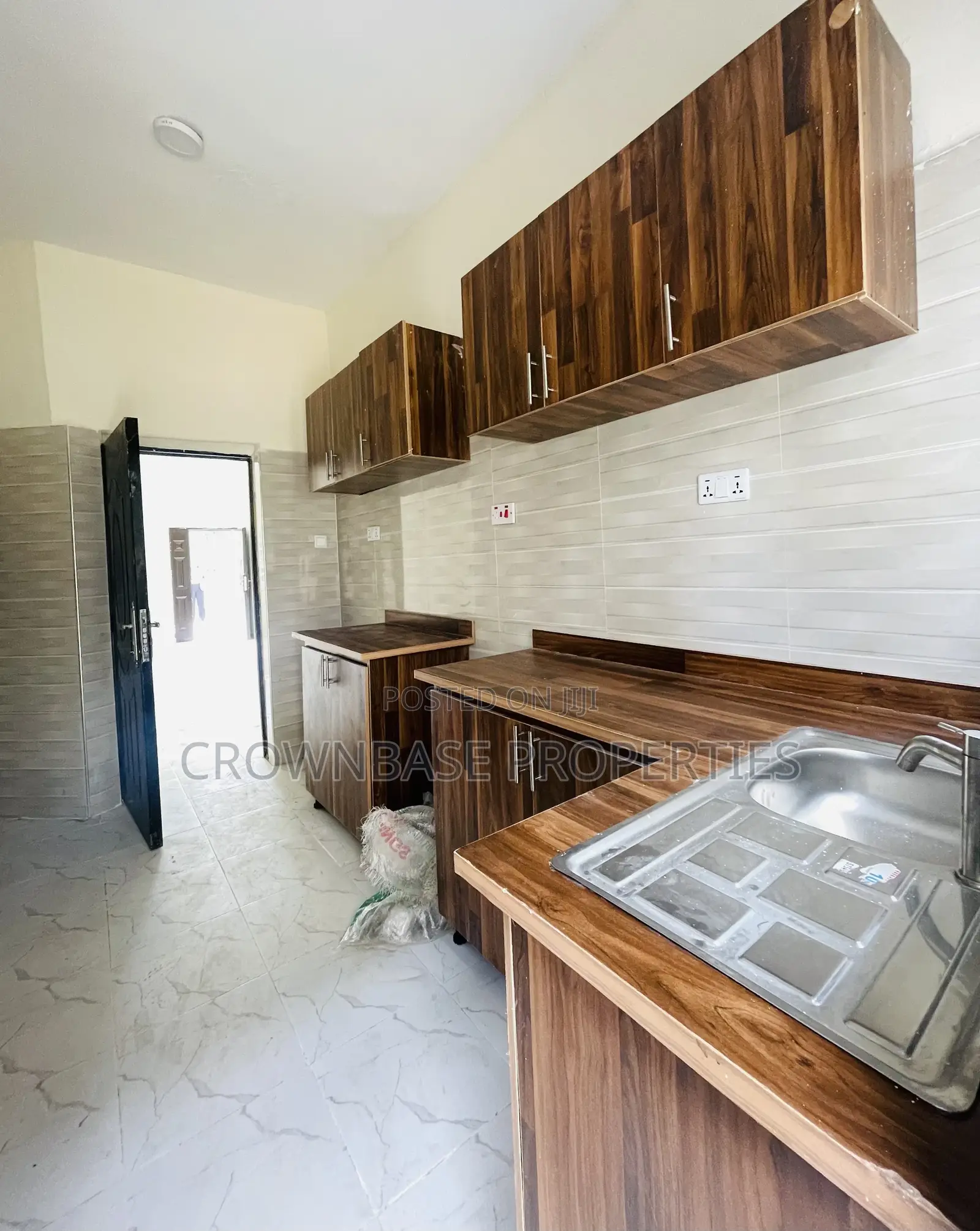 2bdrm Apartment in Abijo for sale in Abijo