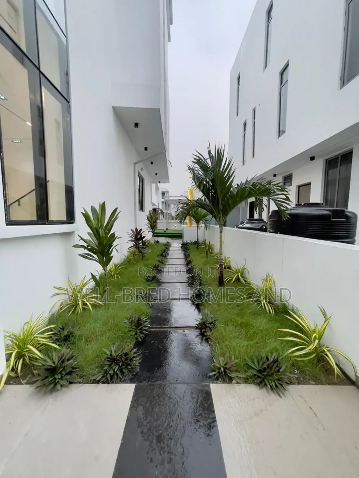 5bdrm Duplex in Osapa Lekki Lagos for sale in Lekki