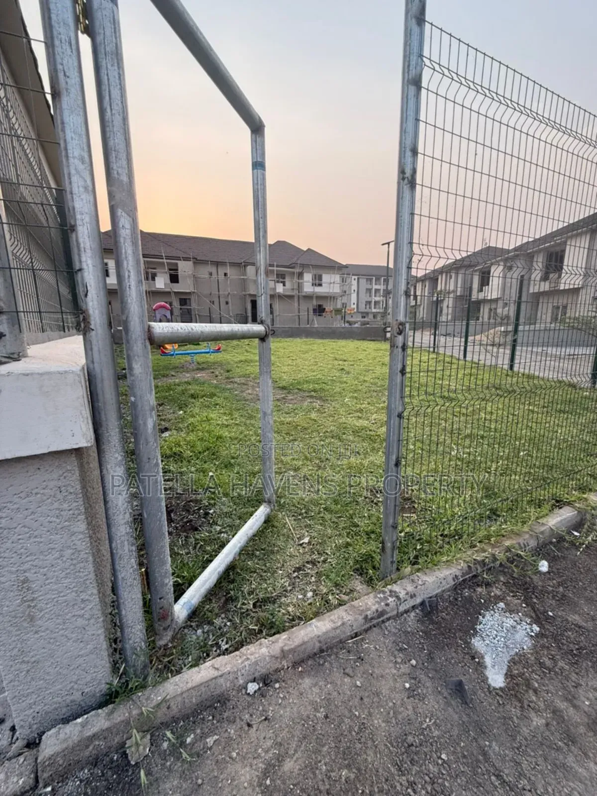3bdrm Duplex in Life Camp for sale in Life Camp