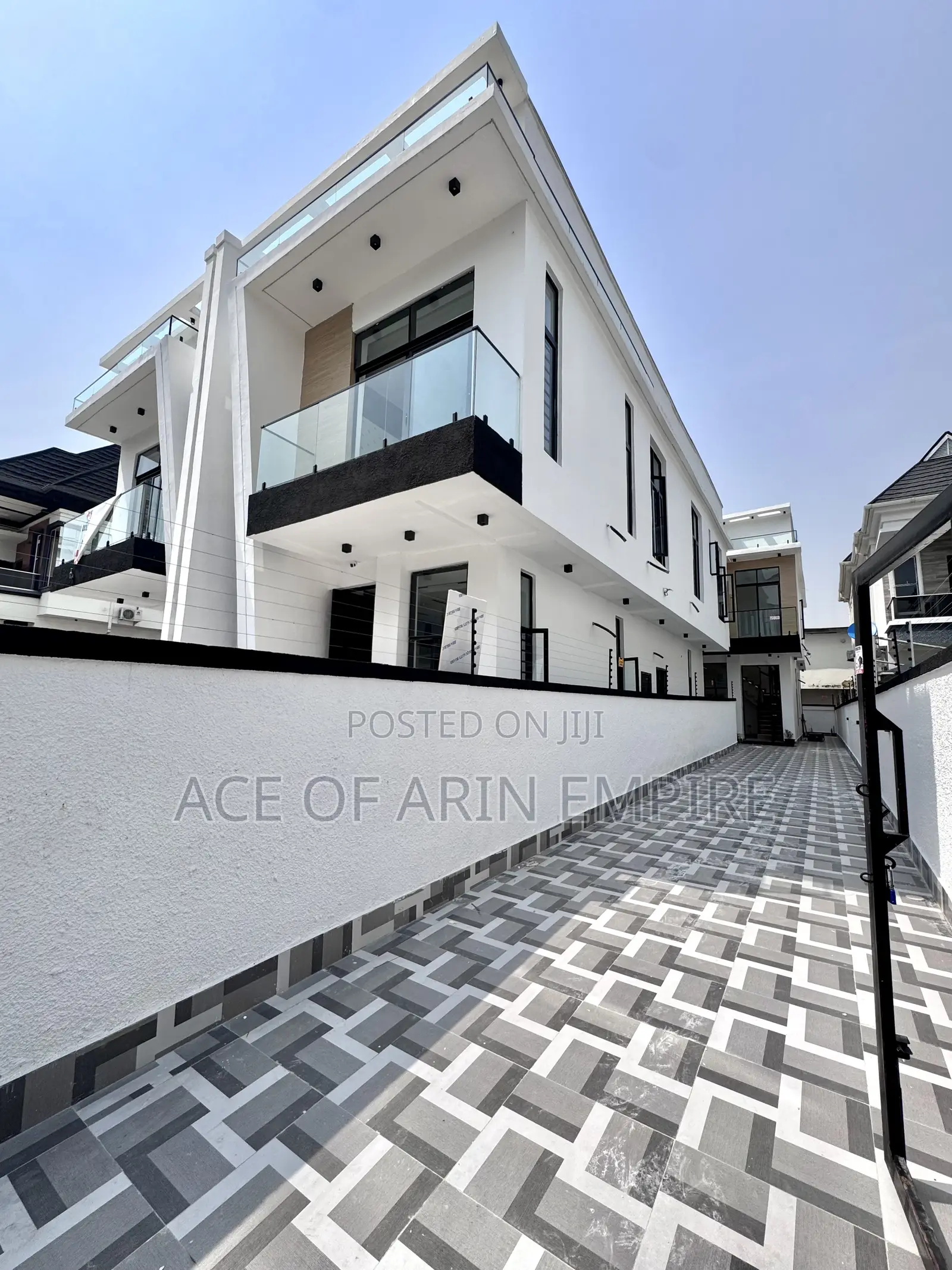 4bdrm Duplex in Orchid Estate, Ikota for sale in Ikota