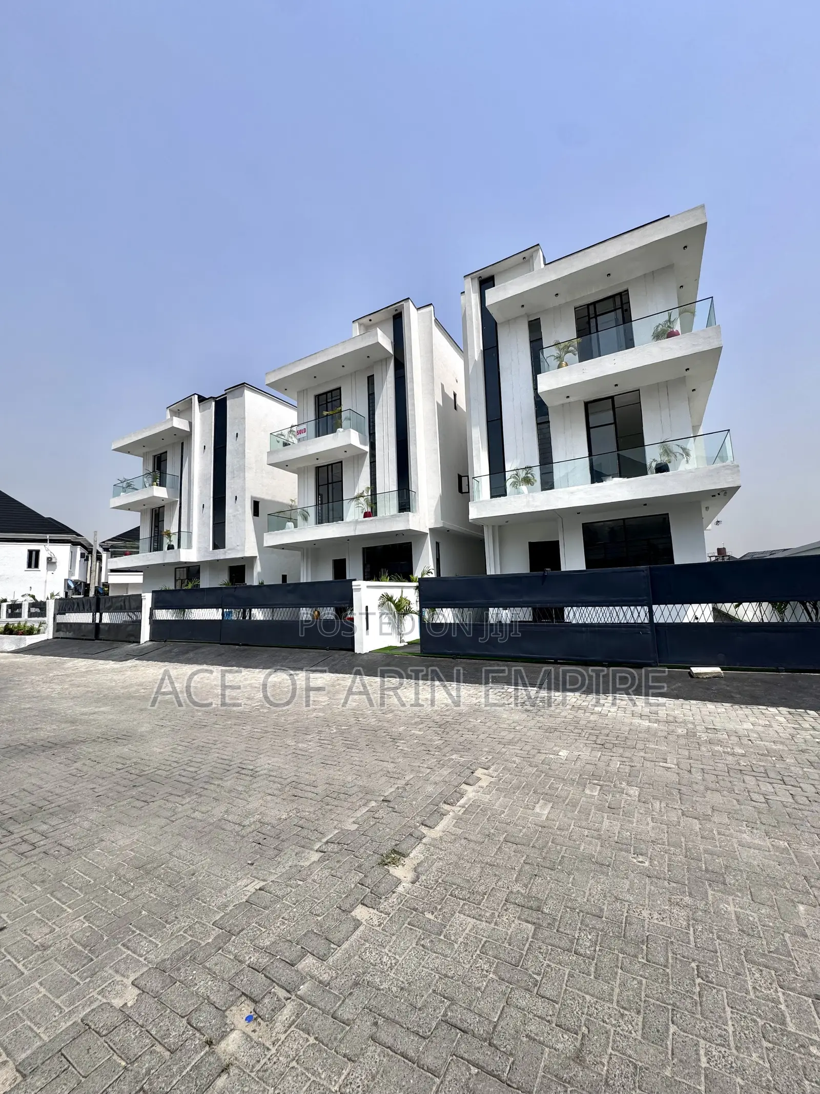 5bdrm Duplex in Orchid Estate, Ikota for sale in Ikota