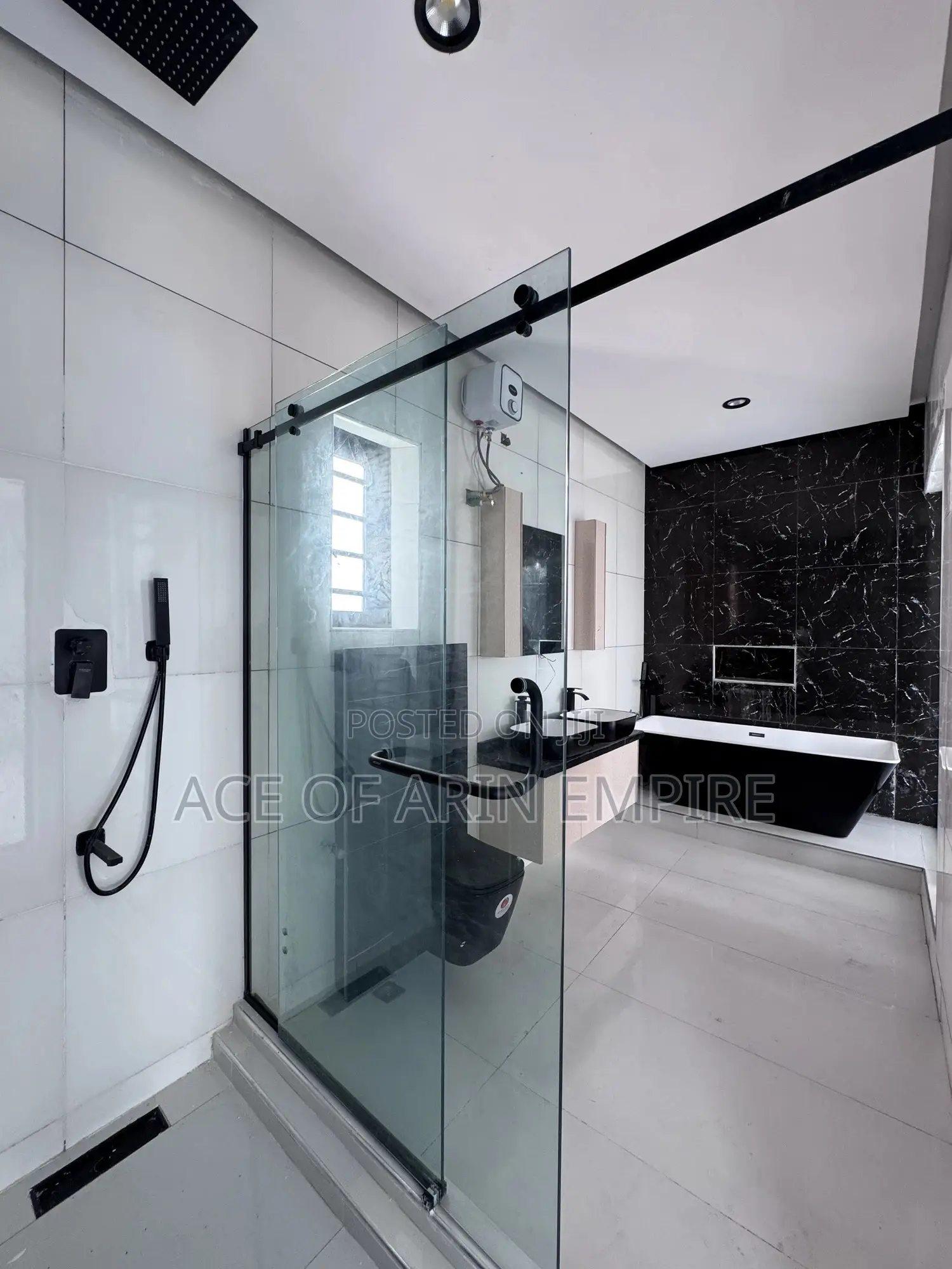 5bdrm Duplex in Orchid Estate, Ikota for sale in Ikota