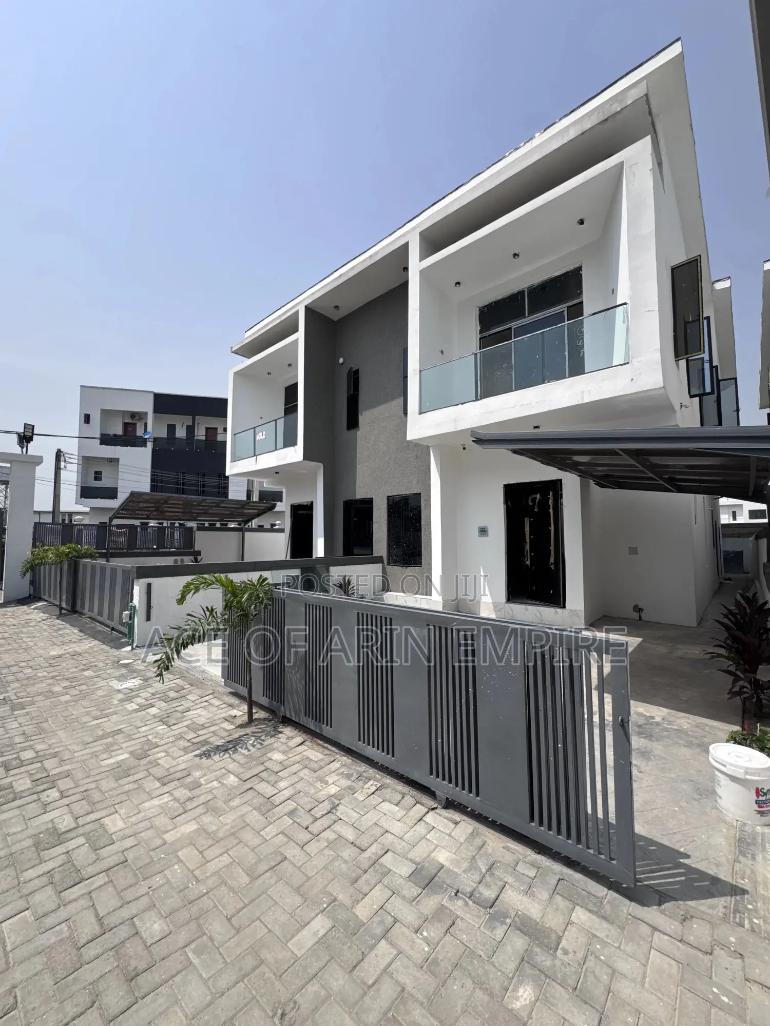 4bdrm Duplex in Orchid Estate, Ikota for sale in Ikota
