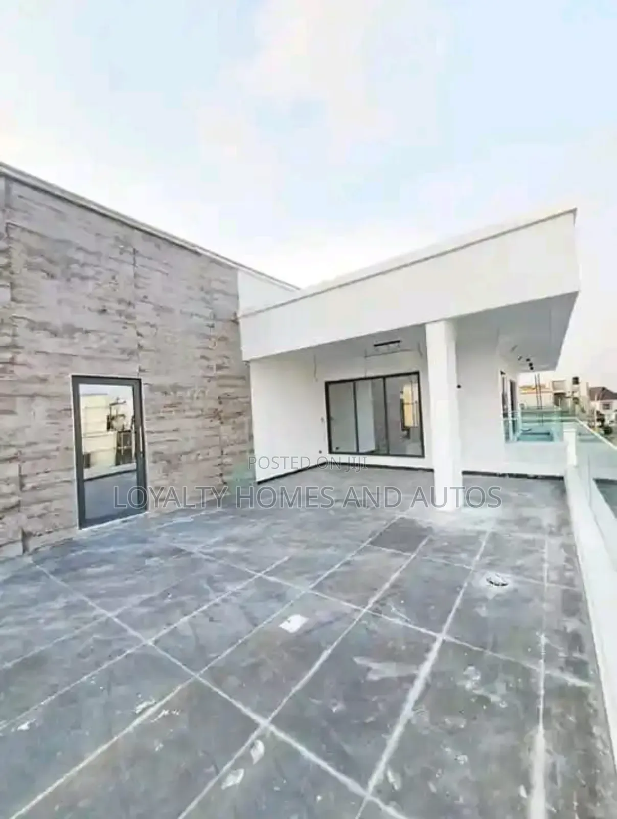 6bdrm Duplex in Osapa london for sale in Osapa london