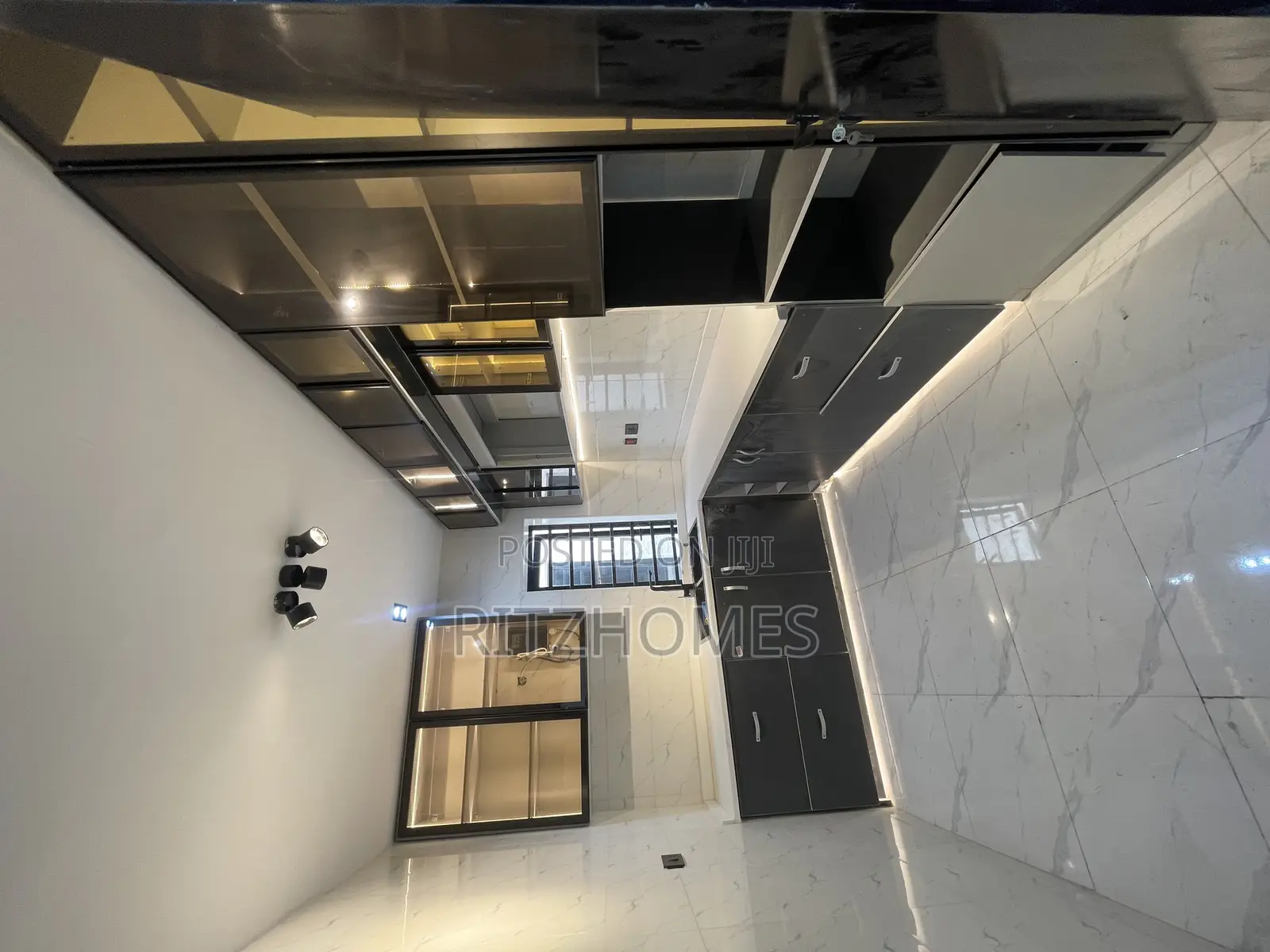 5bdrm Duplex in Lekki for sale in Lekki