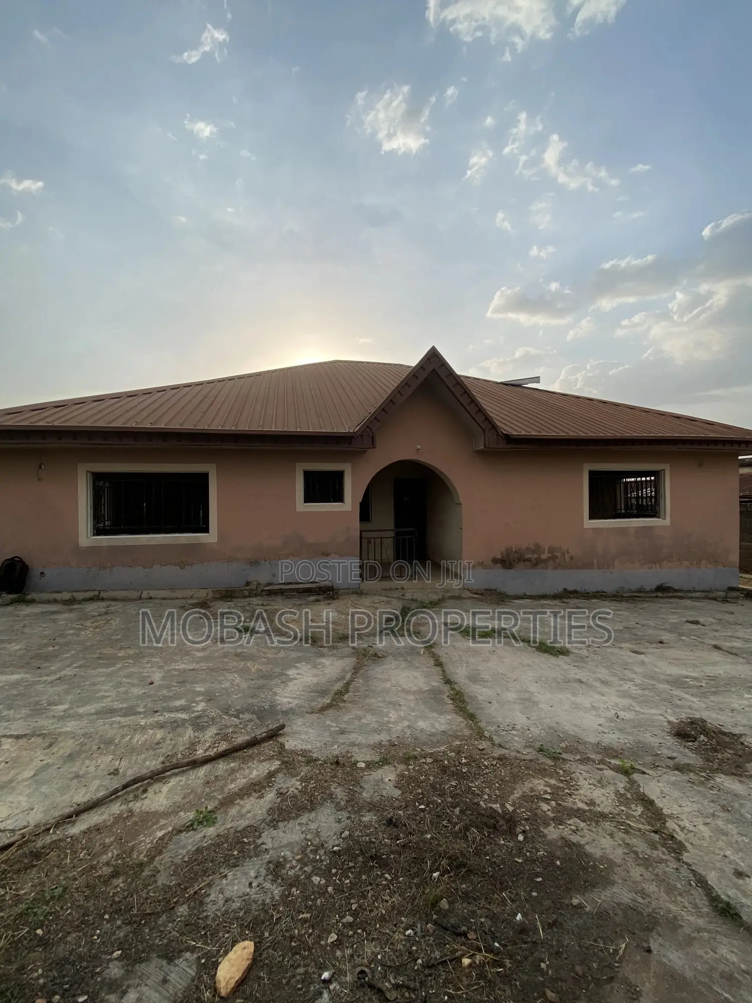 3bdrm Bungalow in Apata Ibadan for sale in Ibadan