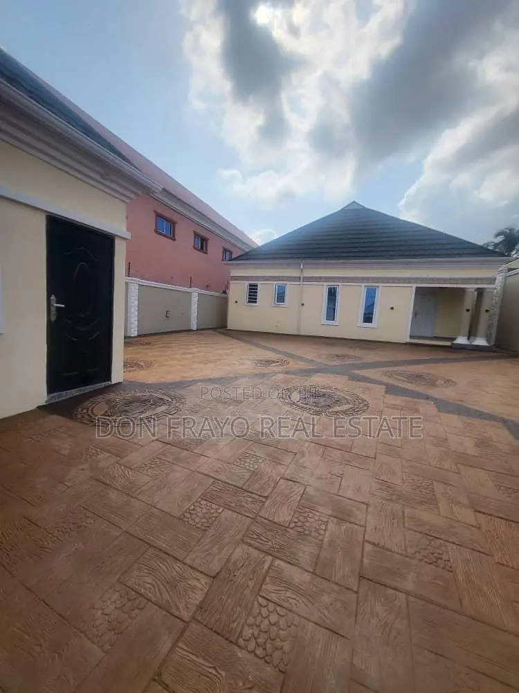 3bdrm Bungalow in Elebu Oluyole Estate, Akala Express for sale in Akala Express