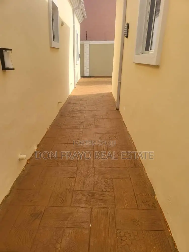 3bdrm Bungalow in Elebu Oluyole Estate, Akala Express for sale in Akala Express