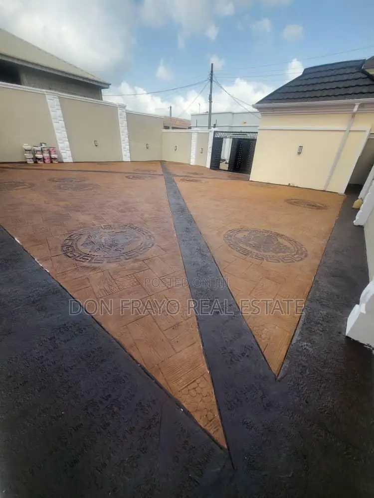 3bdrm Bungalow in Elebu Oluyole Estate, Akala Express for sale in Akala Express
