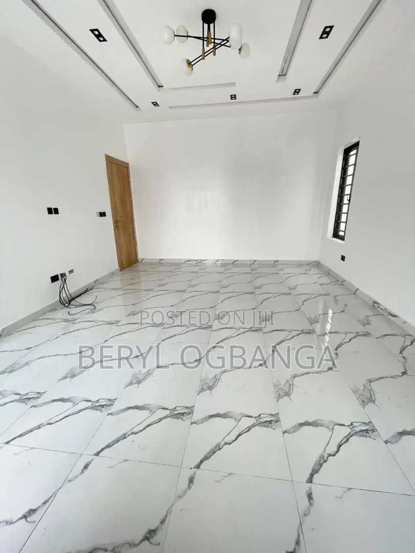 4bdrm Duplex in Lekki Phase 2 for sale in Lekki Phase 2