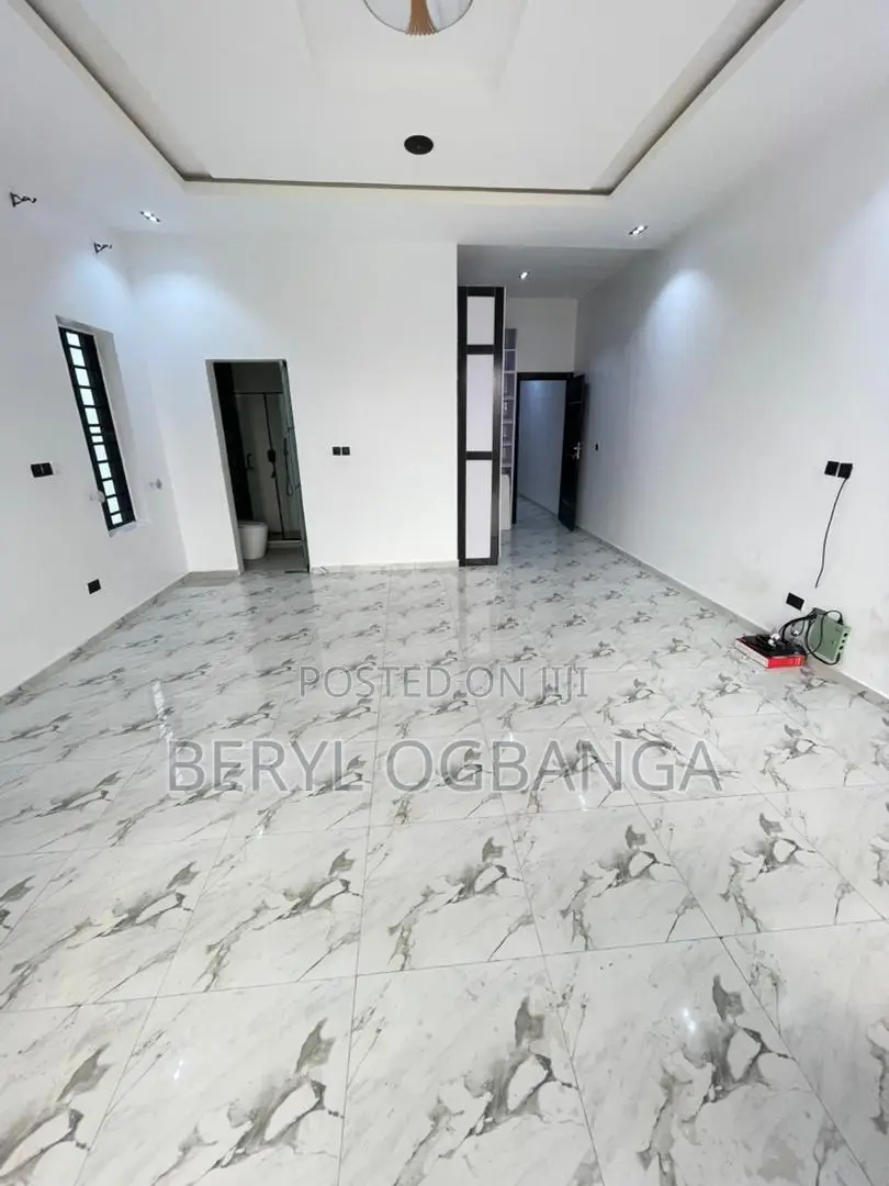 4bdrm Duplex in Lekki Phase 2 for sale in Lekki Phase 2