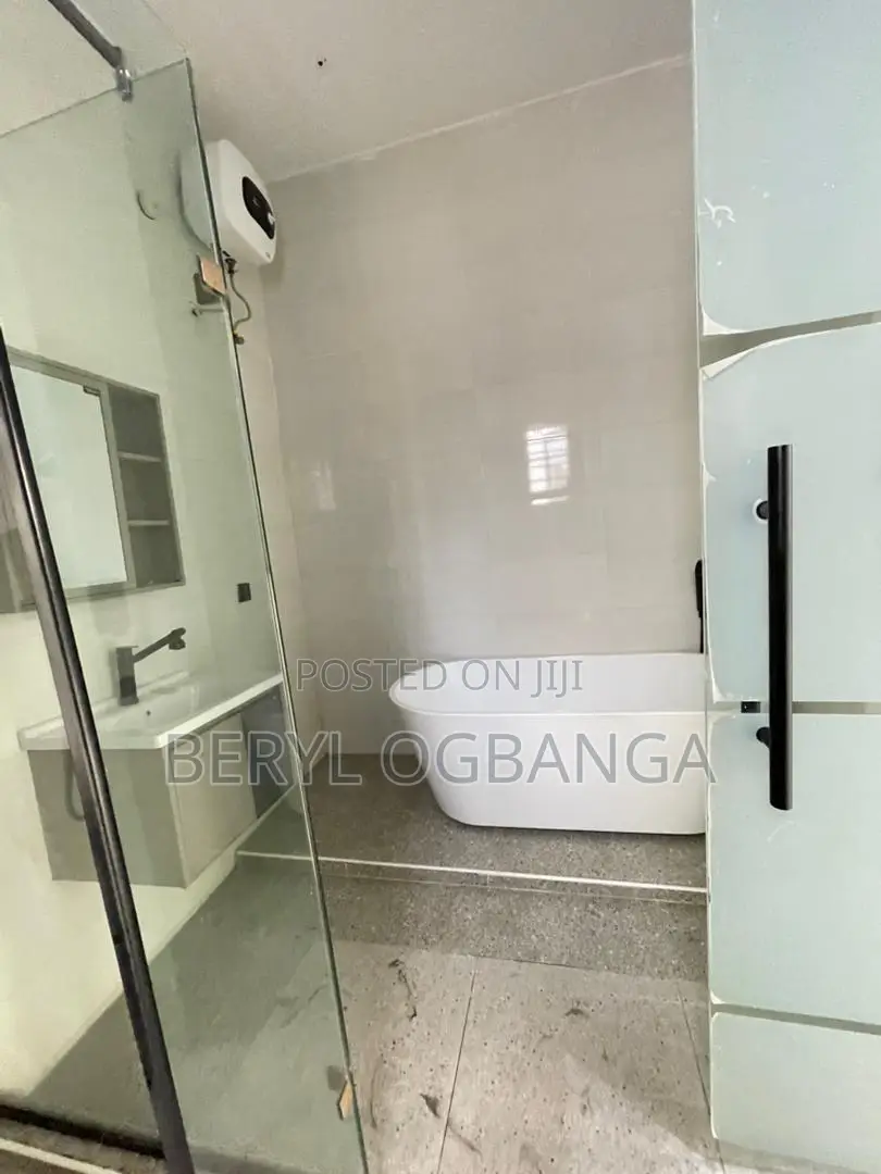 4bdrm Duplex in Lekki Phase 2 for sale in Lekki Phase 2