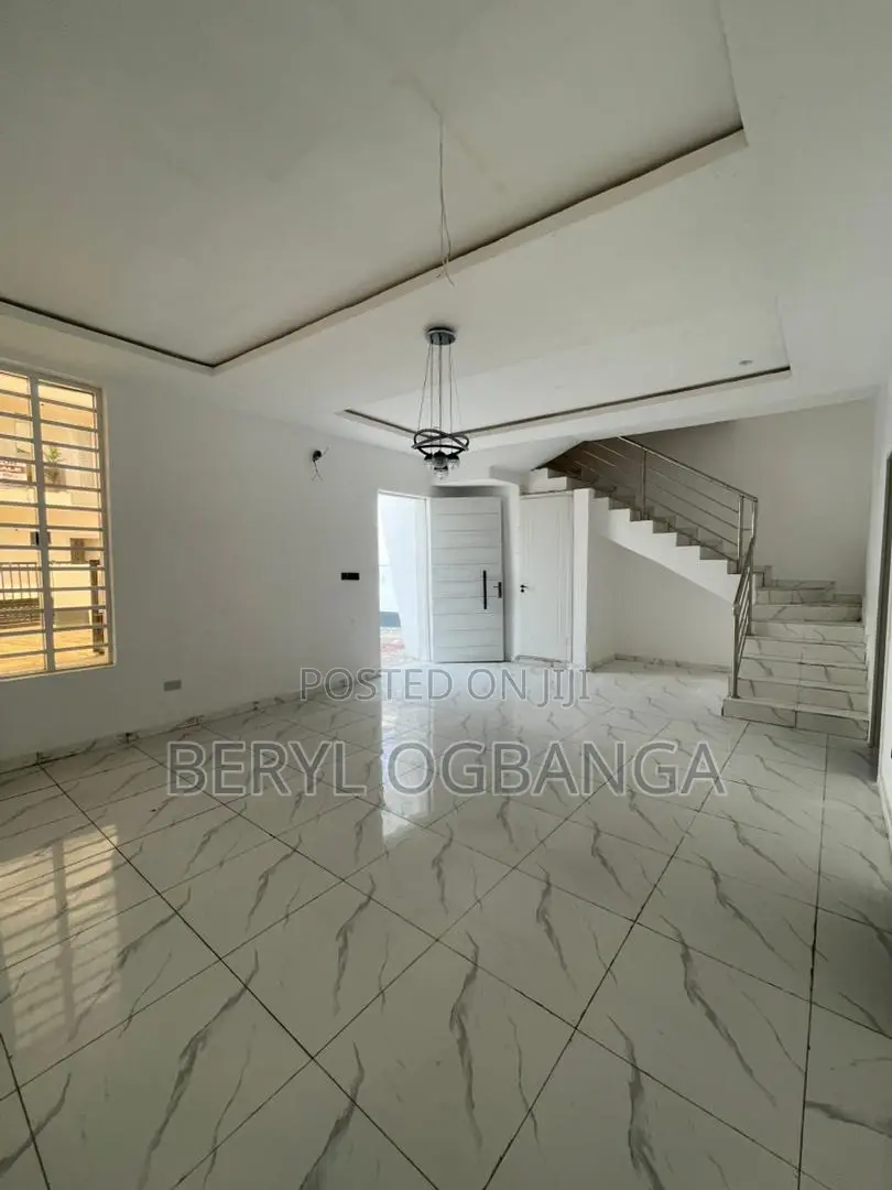 4bdrm Duplex in Ikota for sale in Ikota