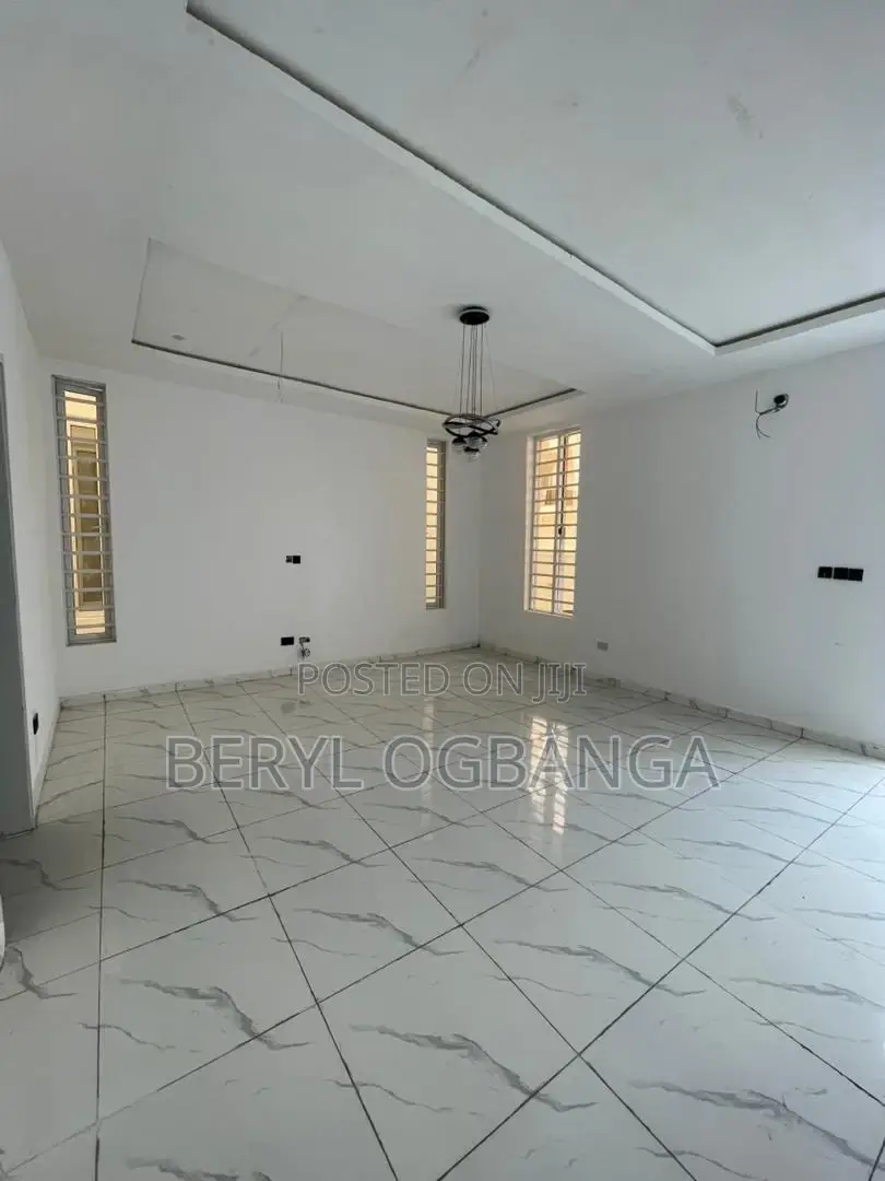 4bdrm Duplex in Ikota for sale in Ikota