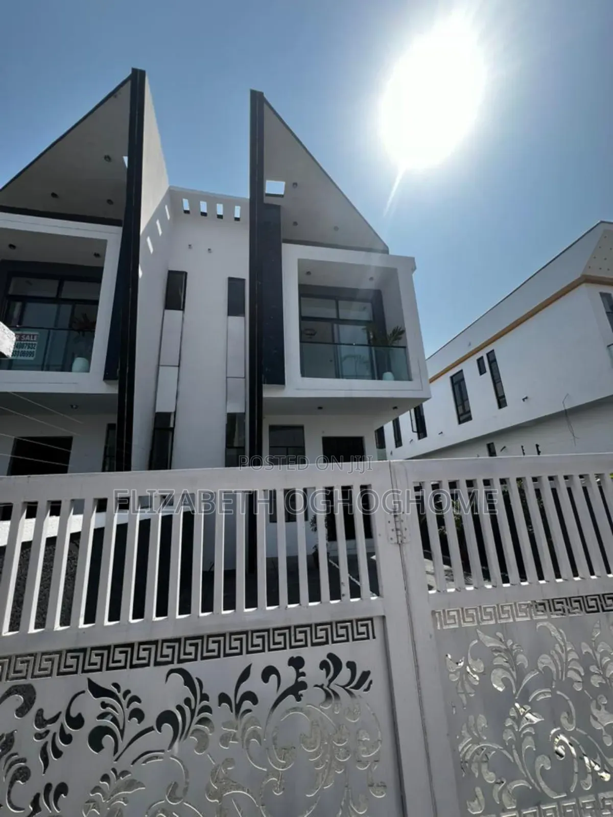 4bdrm Duplex in Ikota for sale in Ikota