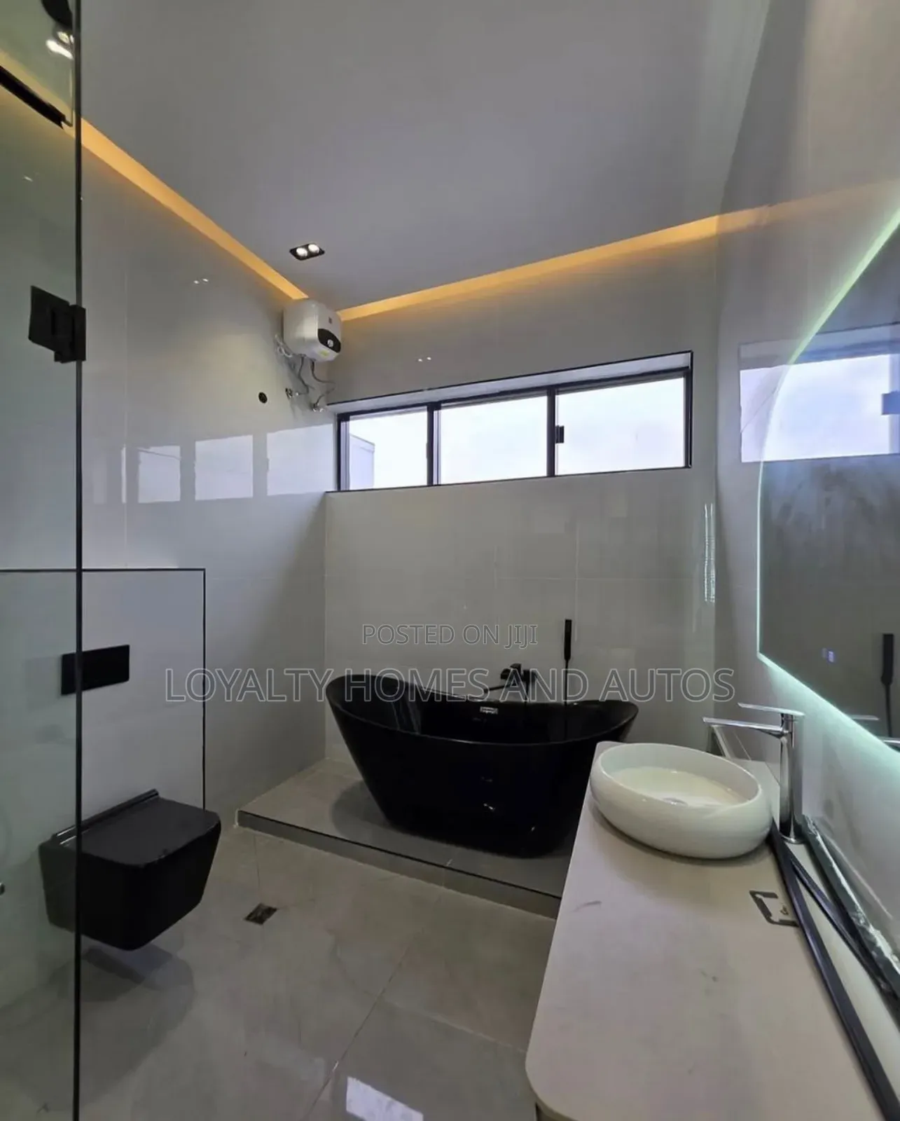 5bdrm Duplex in Chevron for sale in Chevron