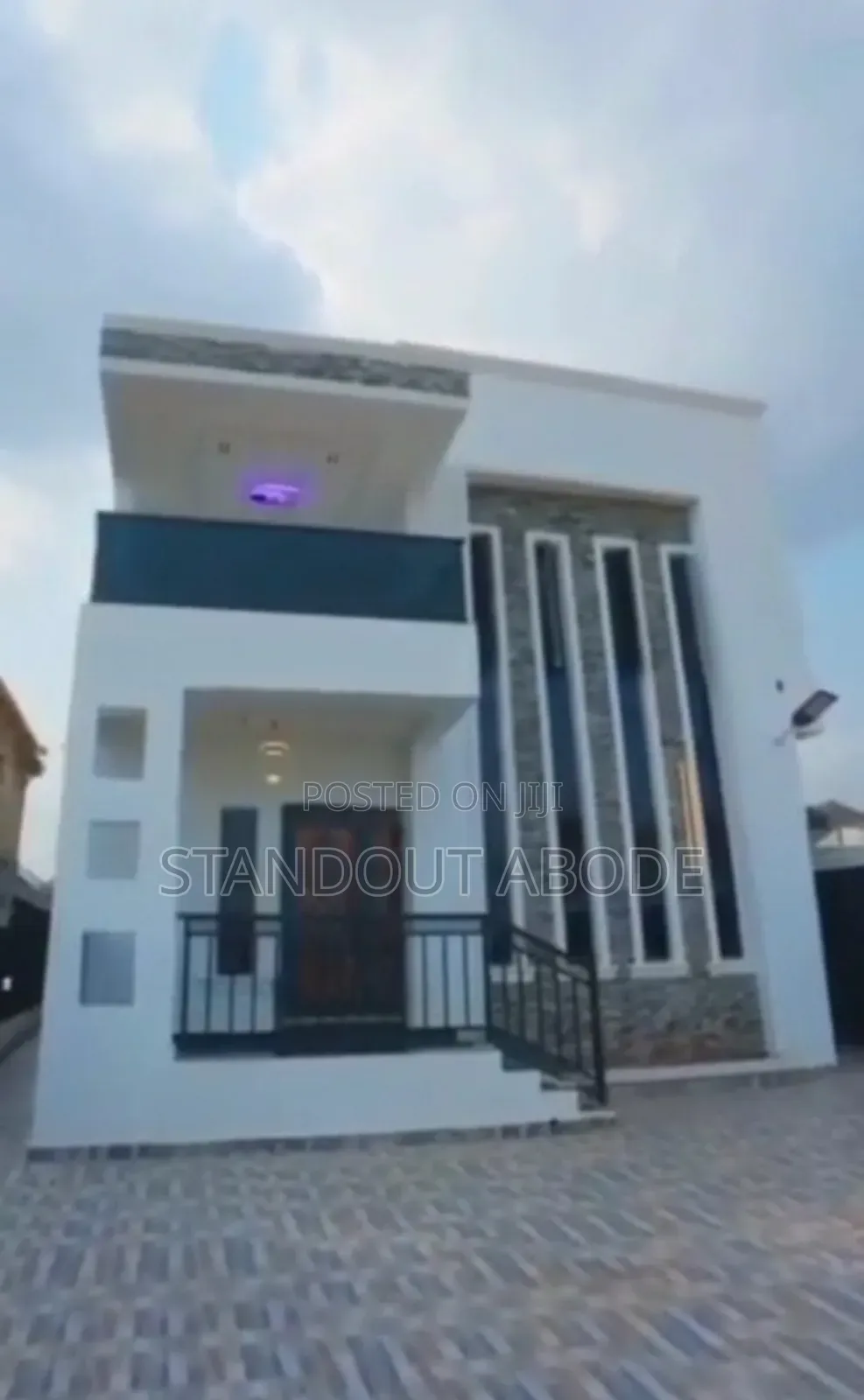 4bdrm Duplex in Airport View Estate, Oshimili South for sale in Oshimili South