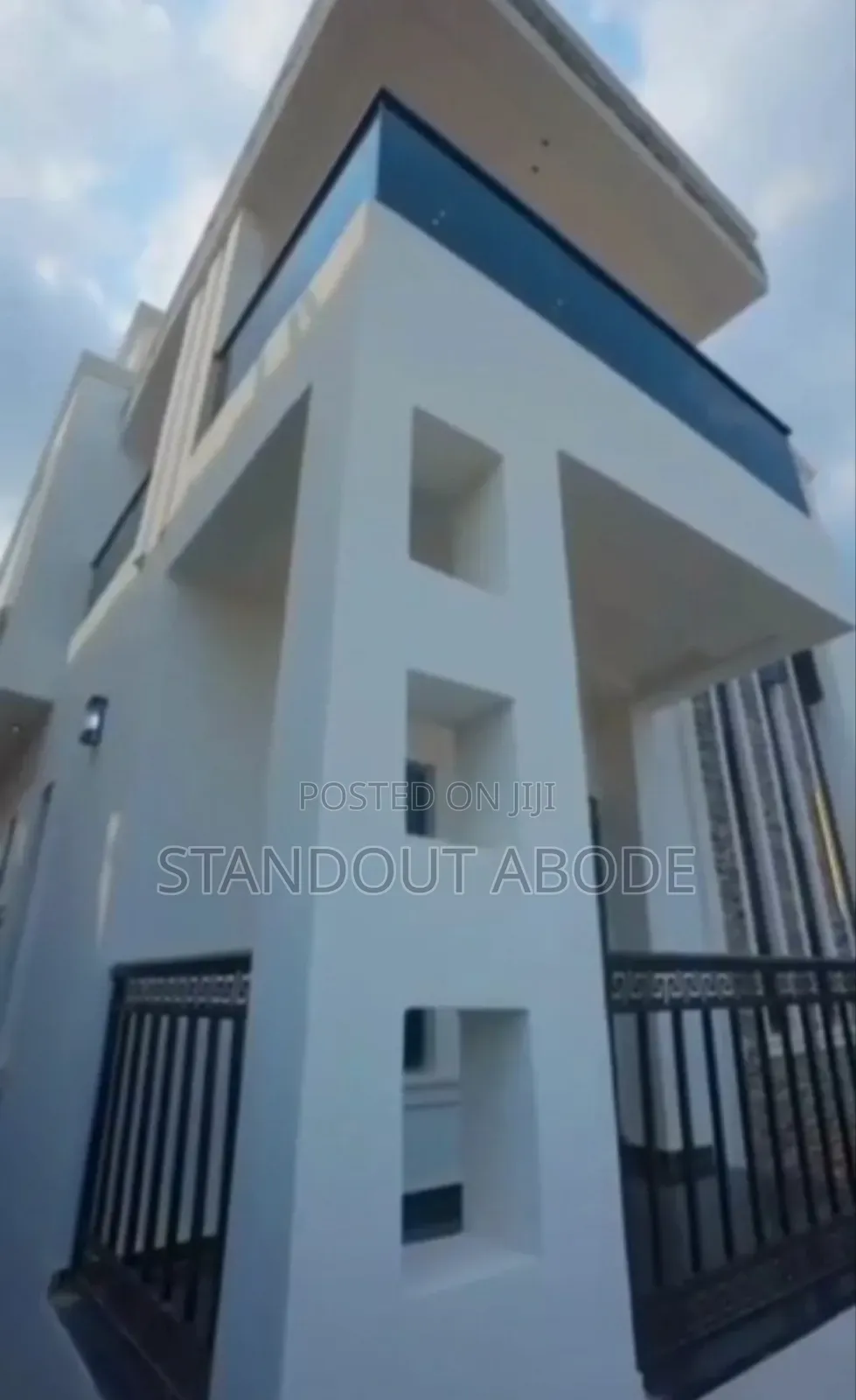 4bdrm Duplex in Airport View Estate, Oshimili South for sale in Oshimili South