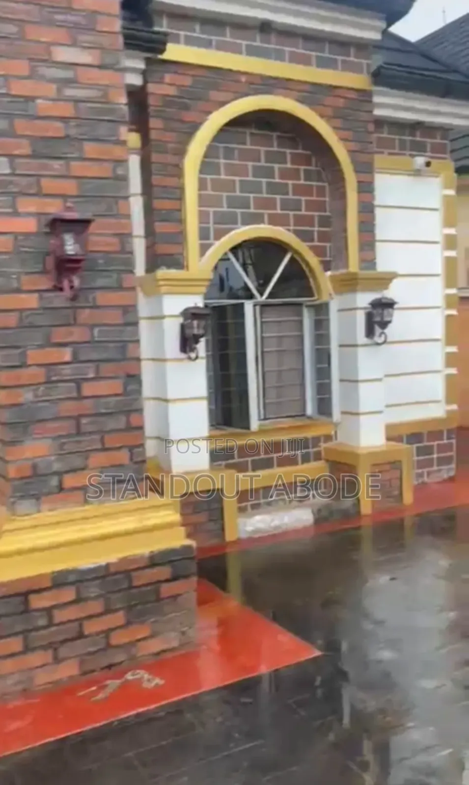 4bdrm Bungalow in In A Secure And, Oshimili South for sale in Oshimili South
