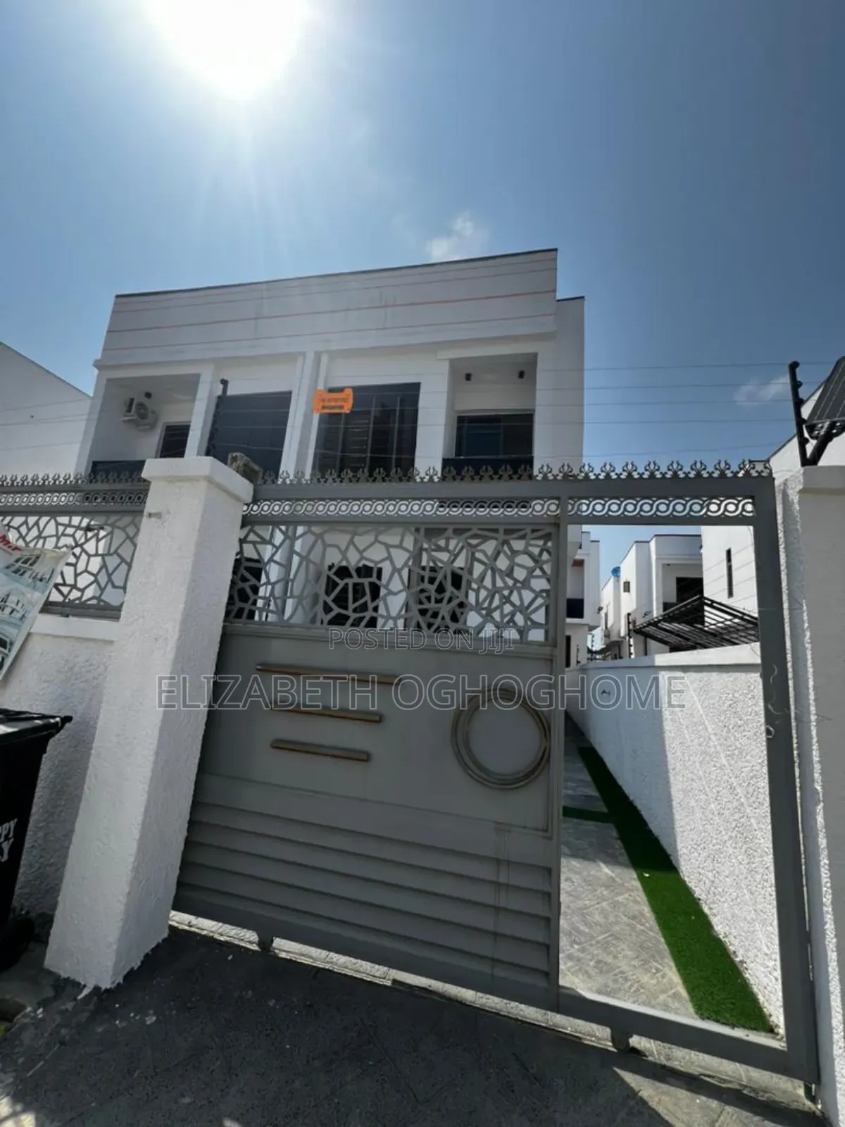 3bdrm Duplex in Ikota for sale in Ikota
