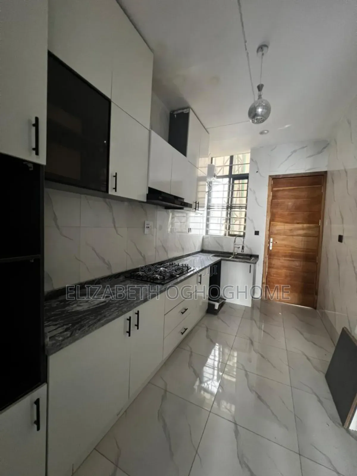 3bdrm Duplex in Ikota for sale in Ikota