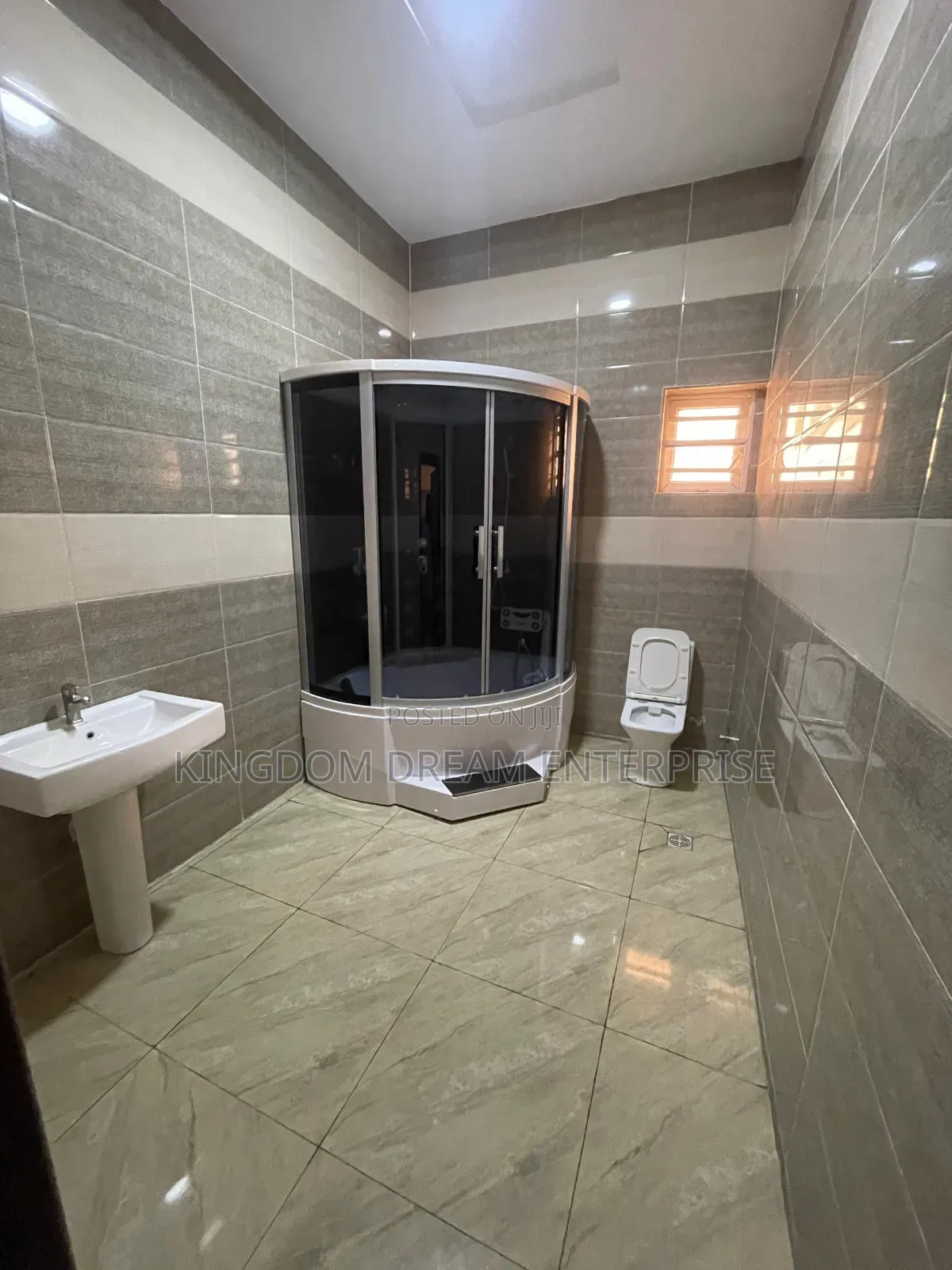 4bdrm Duplex in Lekki, Chevron for rent in Chevron