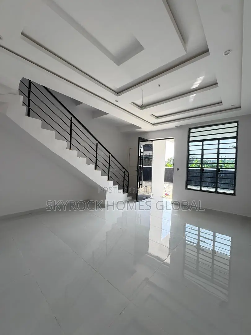 3bdrm Duplex in Abraham Adesanya Estate for sale in Abraham Adesanya Estate