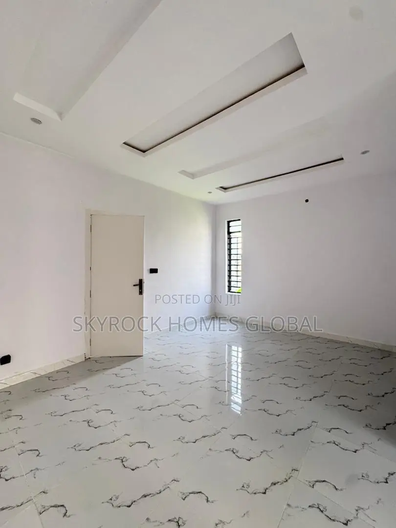 3bdrm Duplex in Abraham Adesanya Estate for sale in Abraham Adesanya Estate