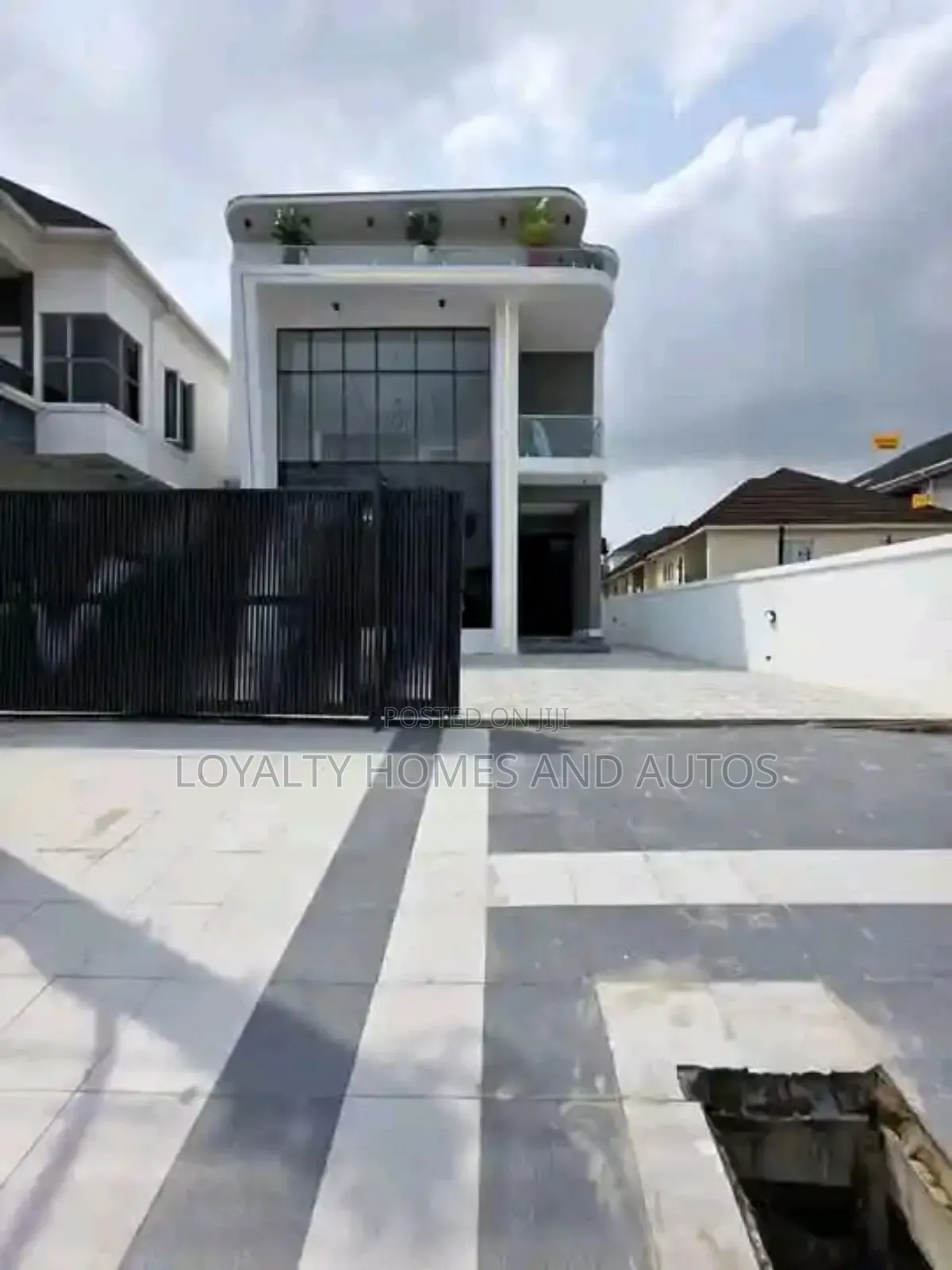 5bdrm Duplex in Lekki for sale in Lekki