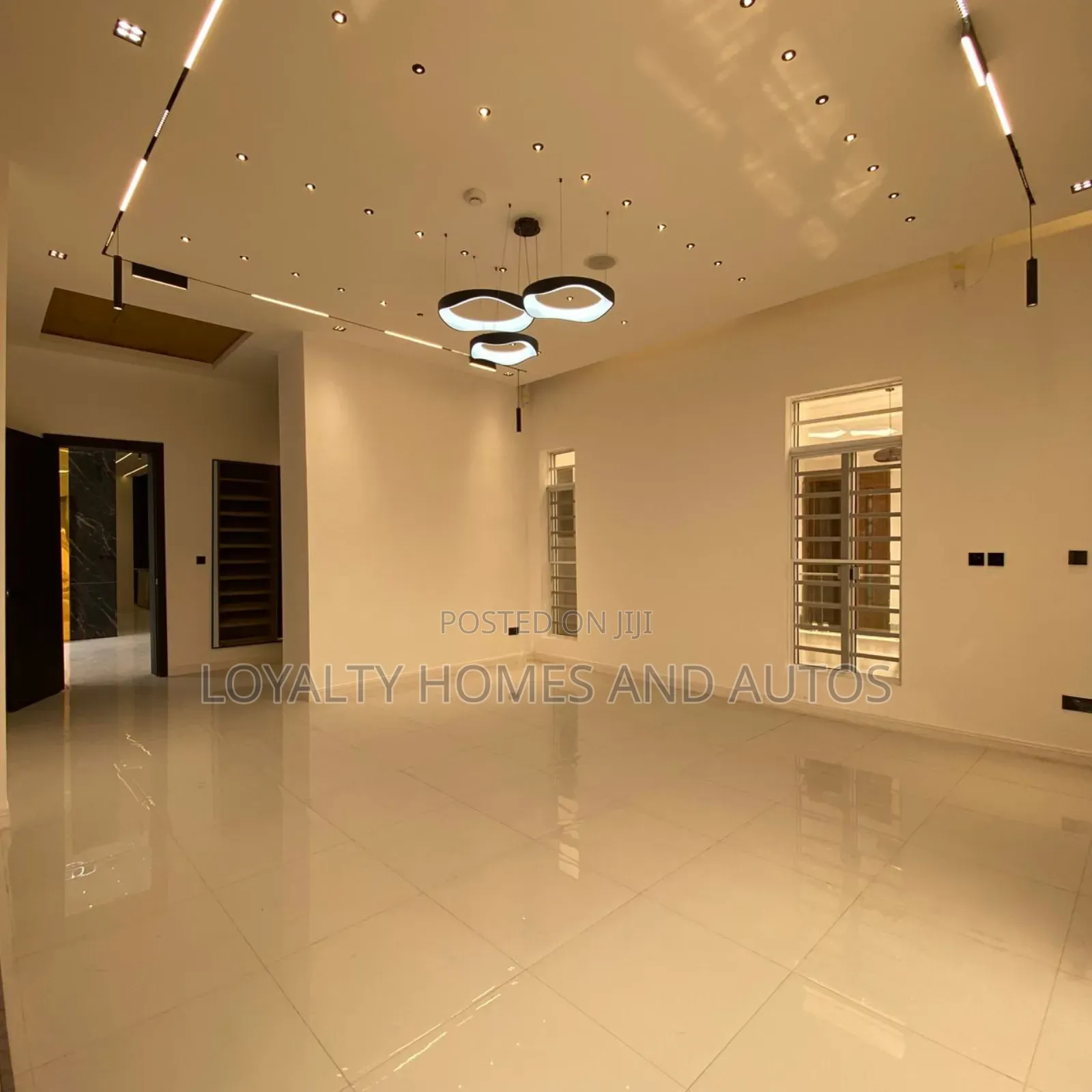 5bdrm Duplex in Lekki Phase 1 for sale in Lekki Phase 1