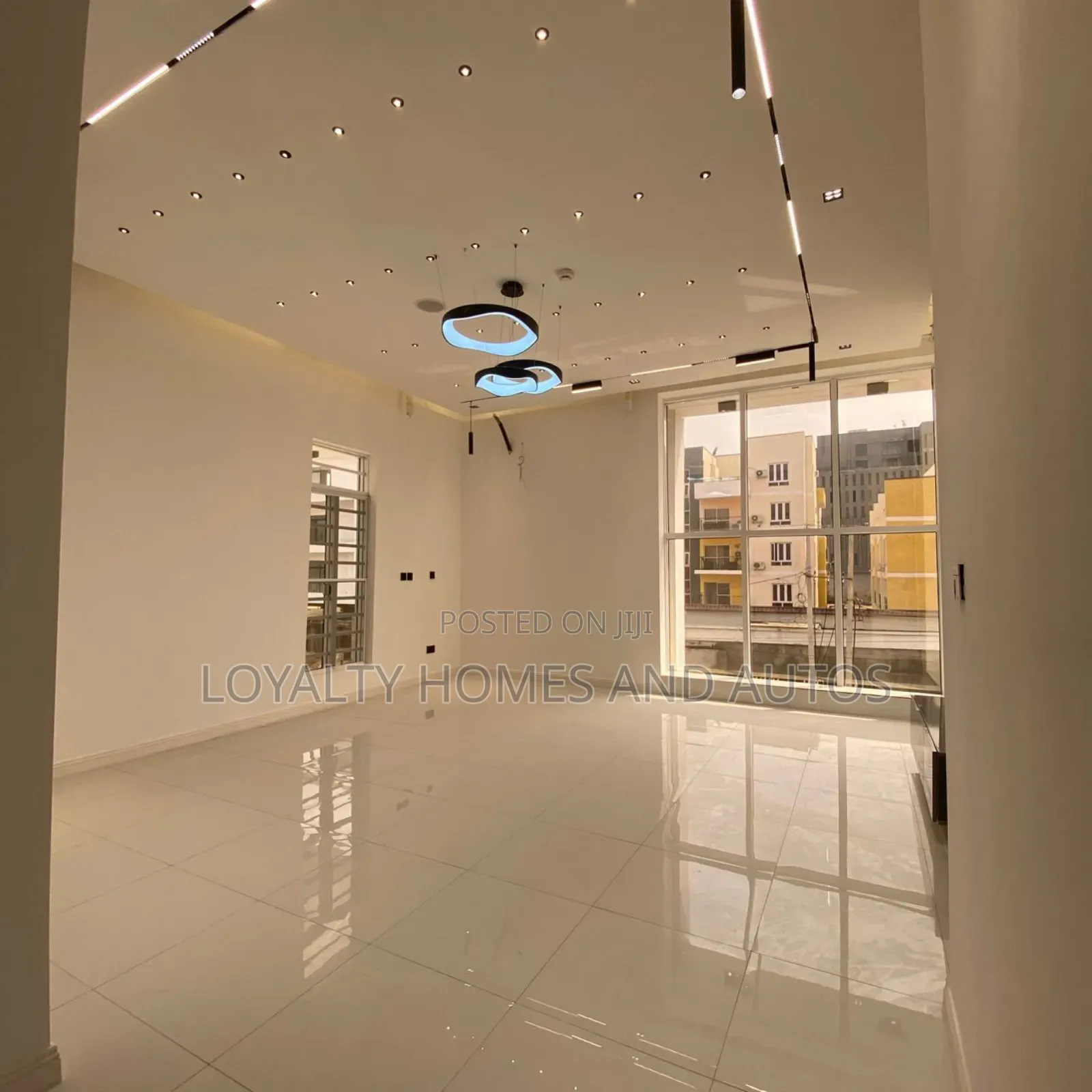 5bdrm Duplex in Lekki Phase 1 for sale in Lekki Phase 1