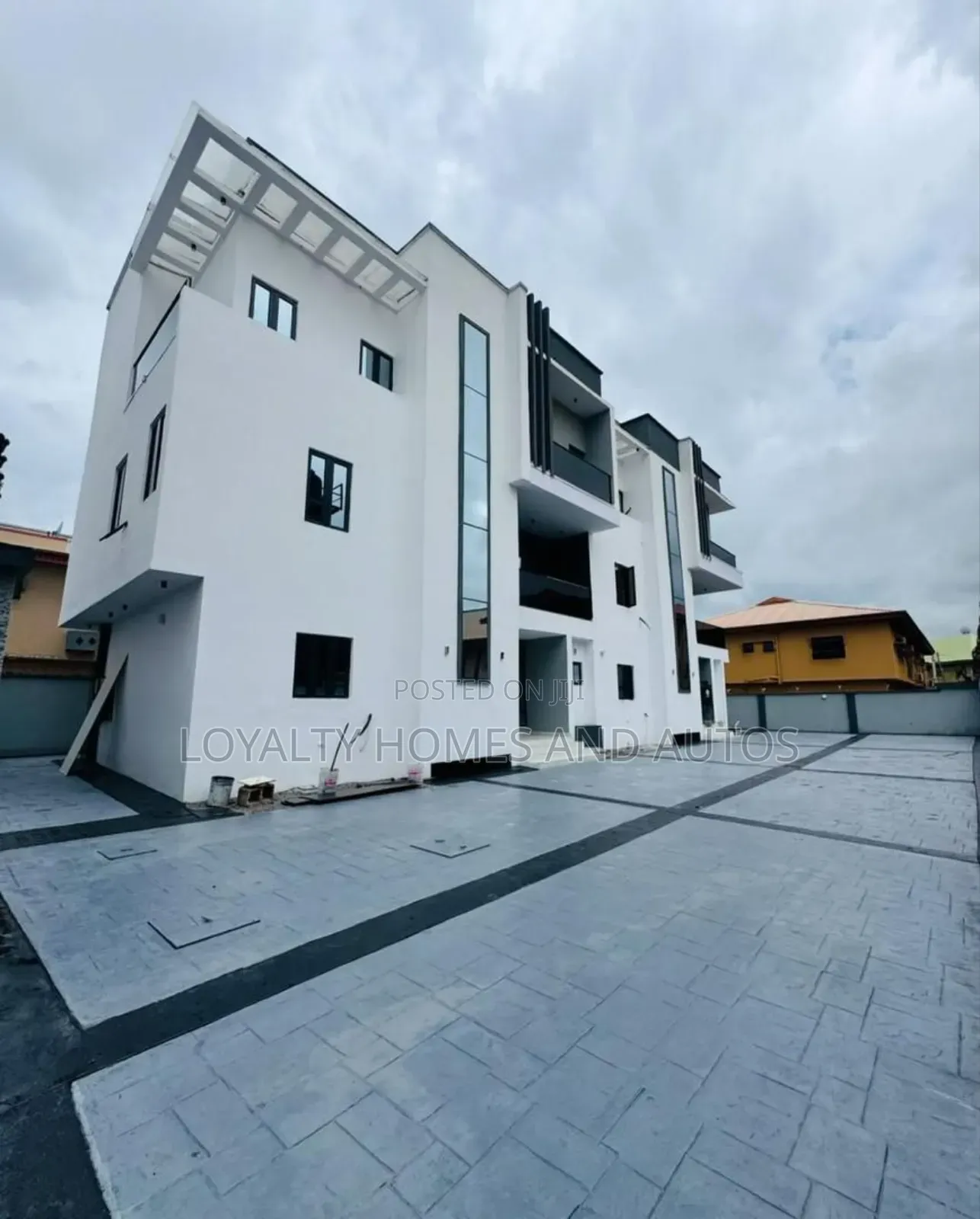 4bdrm Duplex in GRA Phase 1 for sale in GRA Phase 1