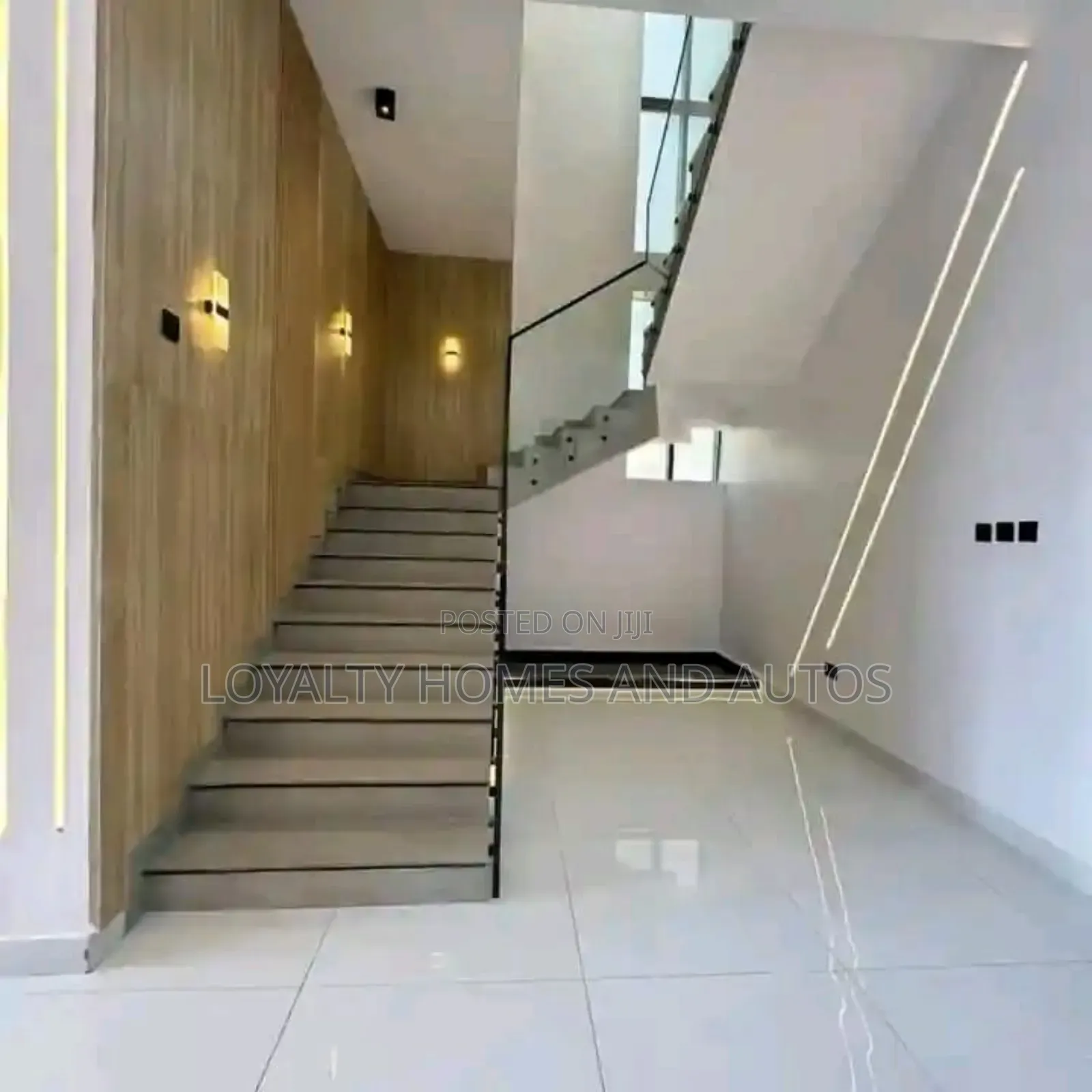 5bdrm Duplex in Chevron for sale in Chevron