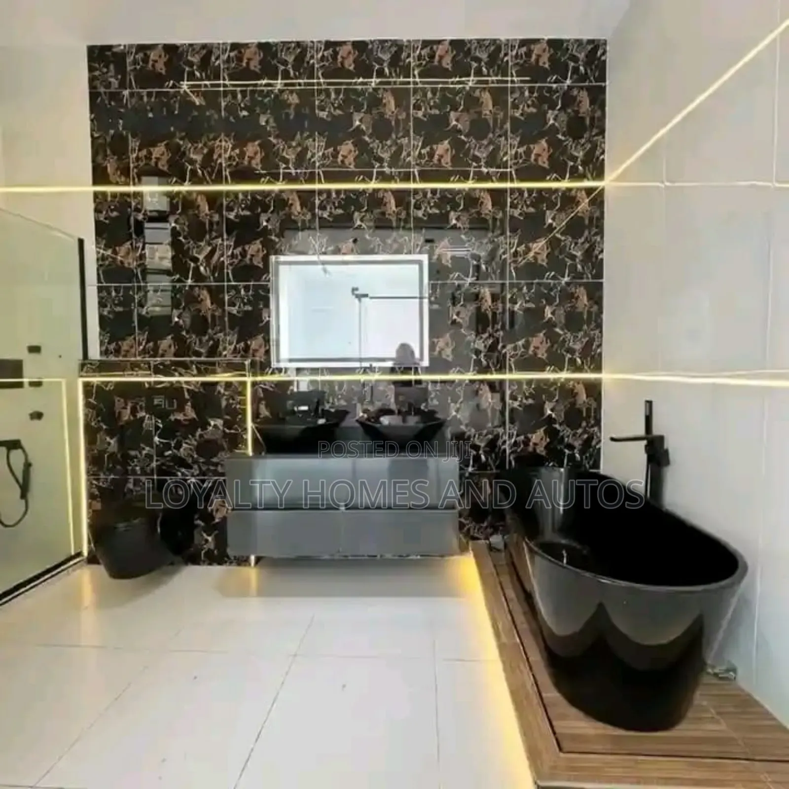 5bdrm Duplex in Chevron for sale in Chevron