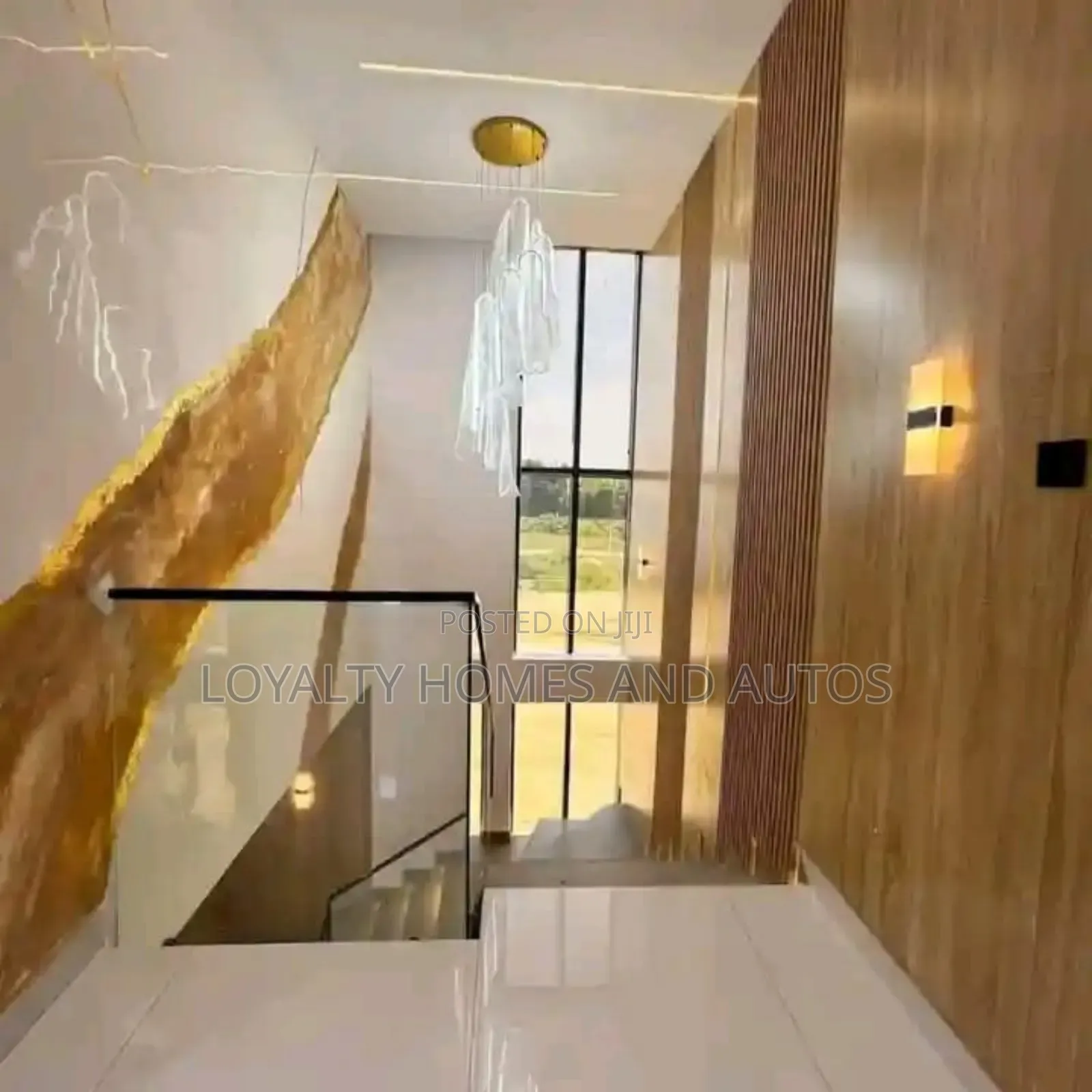 5bdrm Duplex in Chevron for sale in Chevron